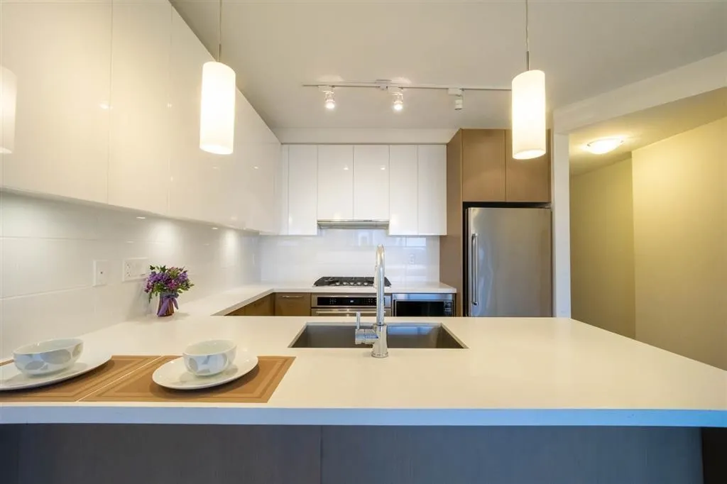 1905 3080 Lincoln Avenue