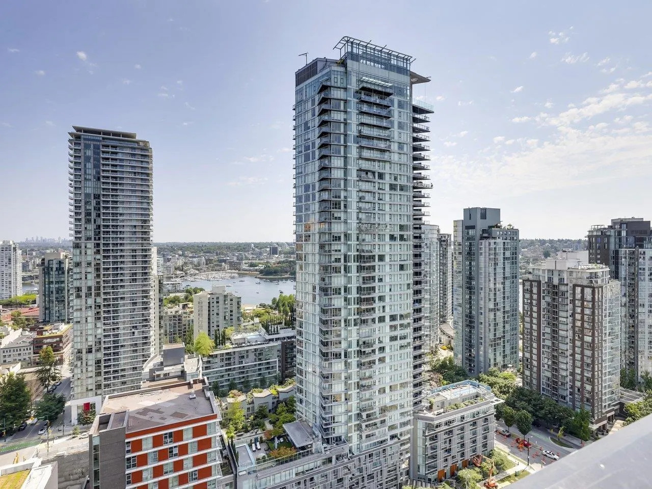 912 1325 Rolston Street