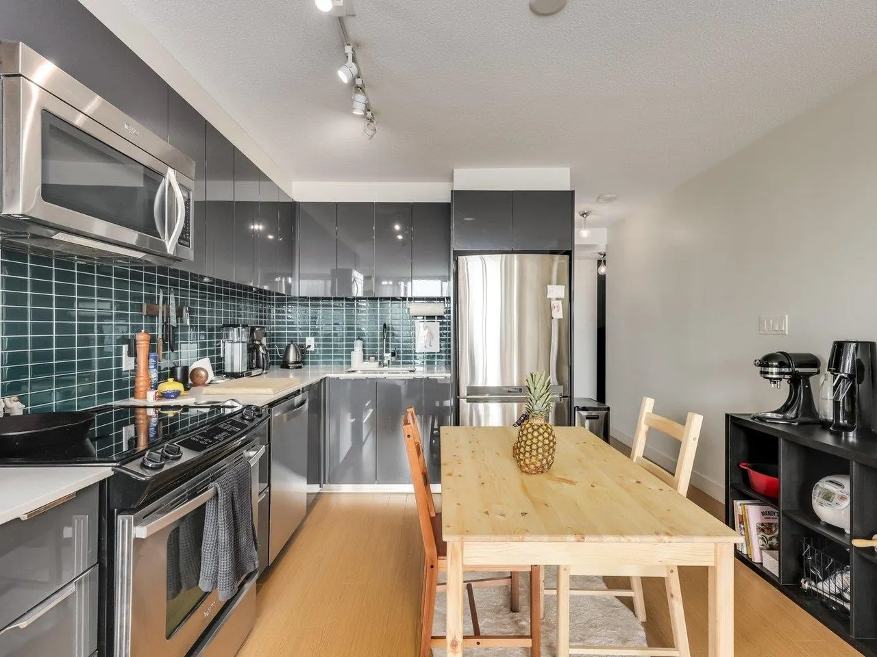 912 1325 Rolston Street