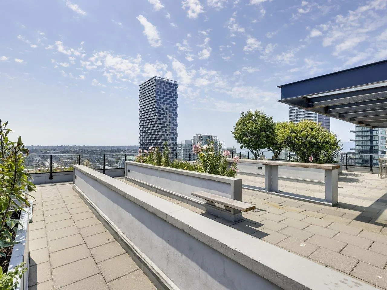 912 1325 Rolston Street