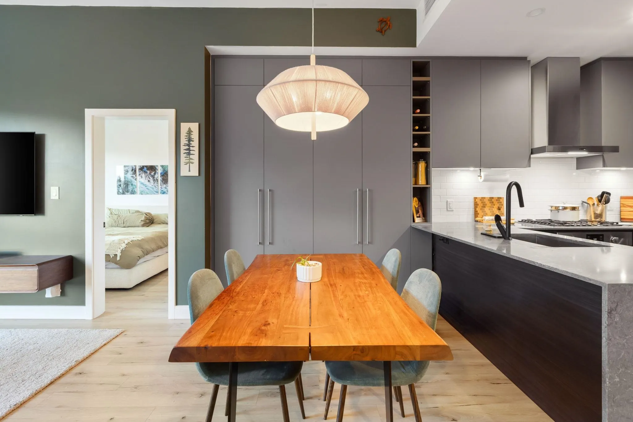 619 55 Klahanie Drive