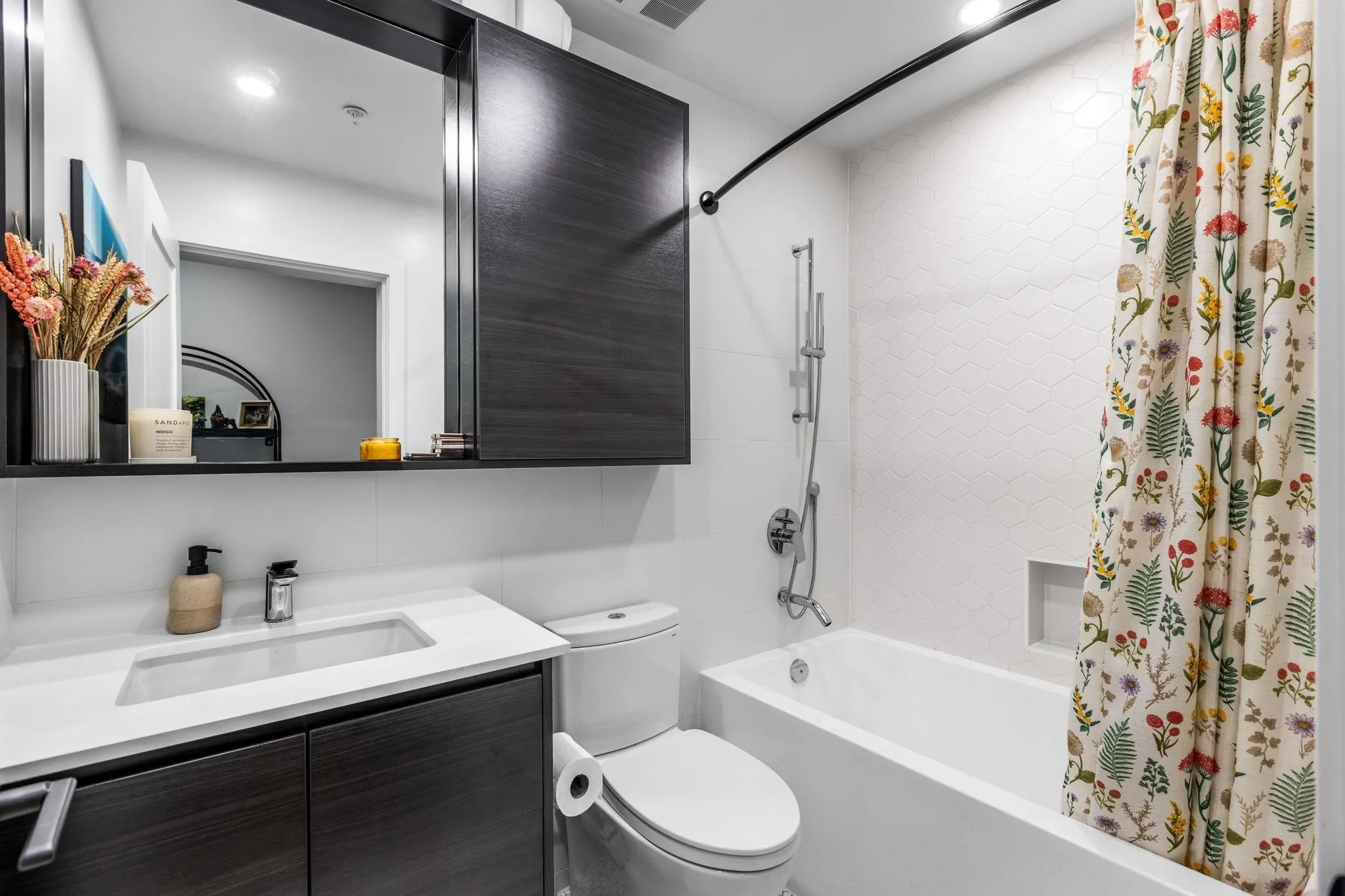 619 55 Klahanie Drive