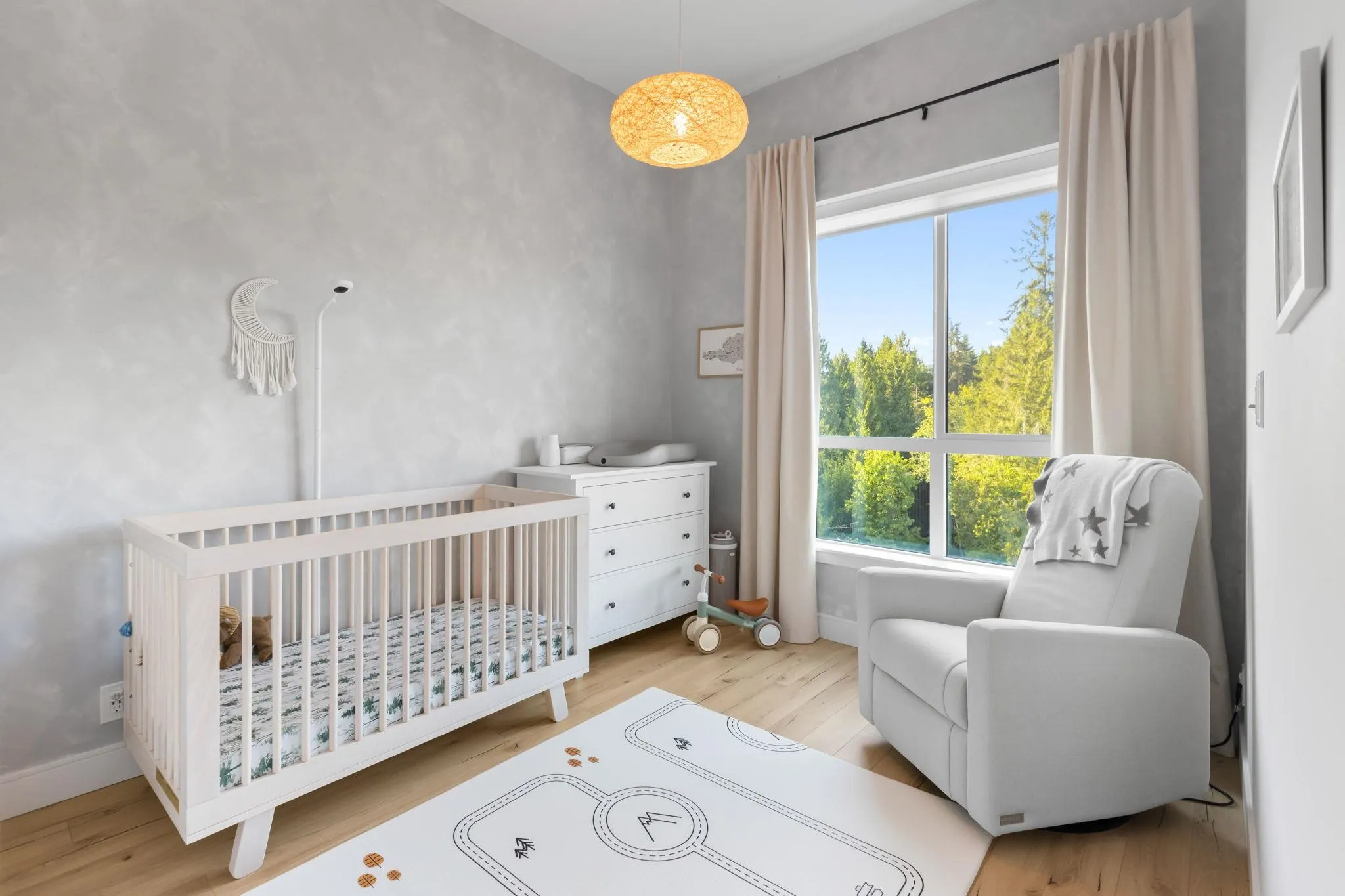 619 55 Klahanie Drive