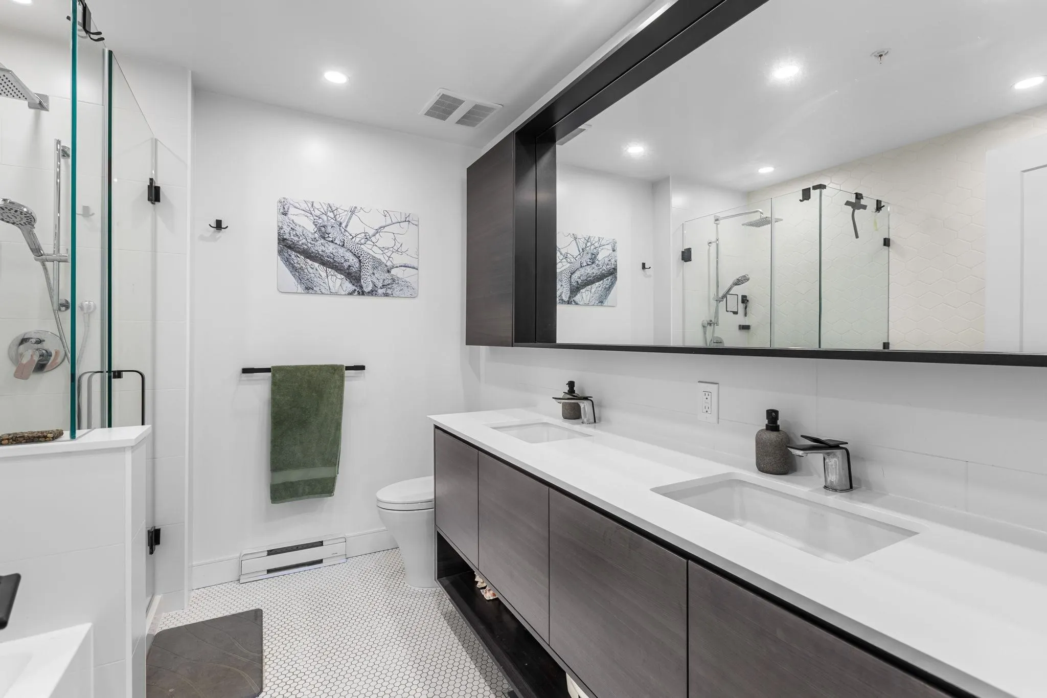 619 55 Klahanie Drive