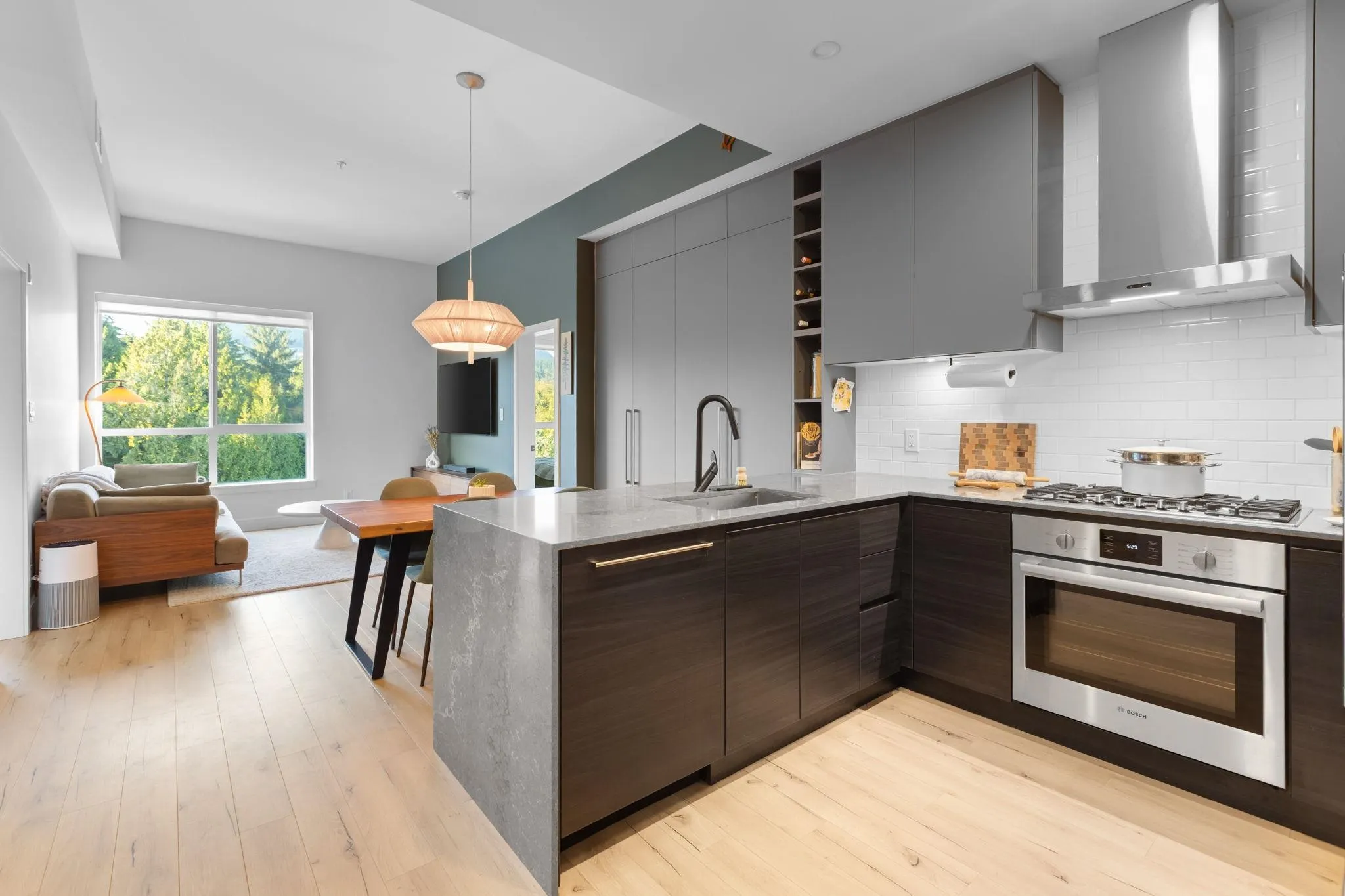 619 55 Klahanie Drive