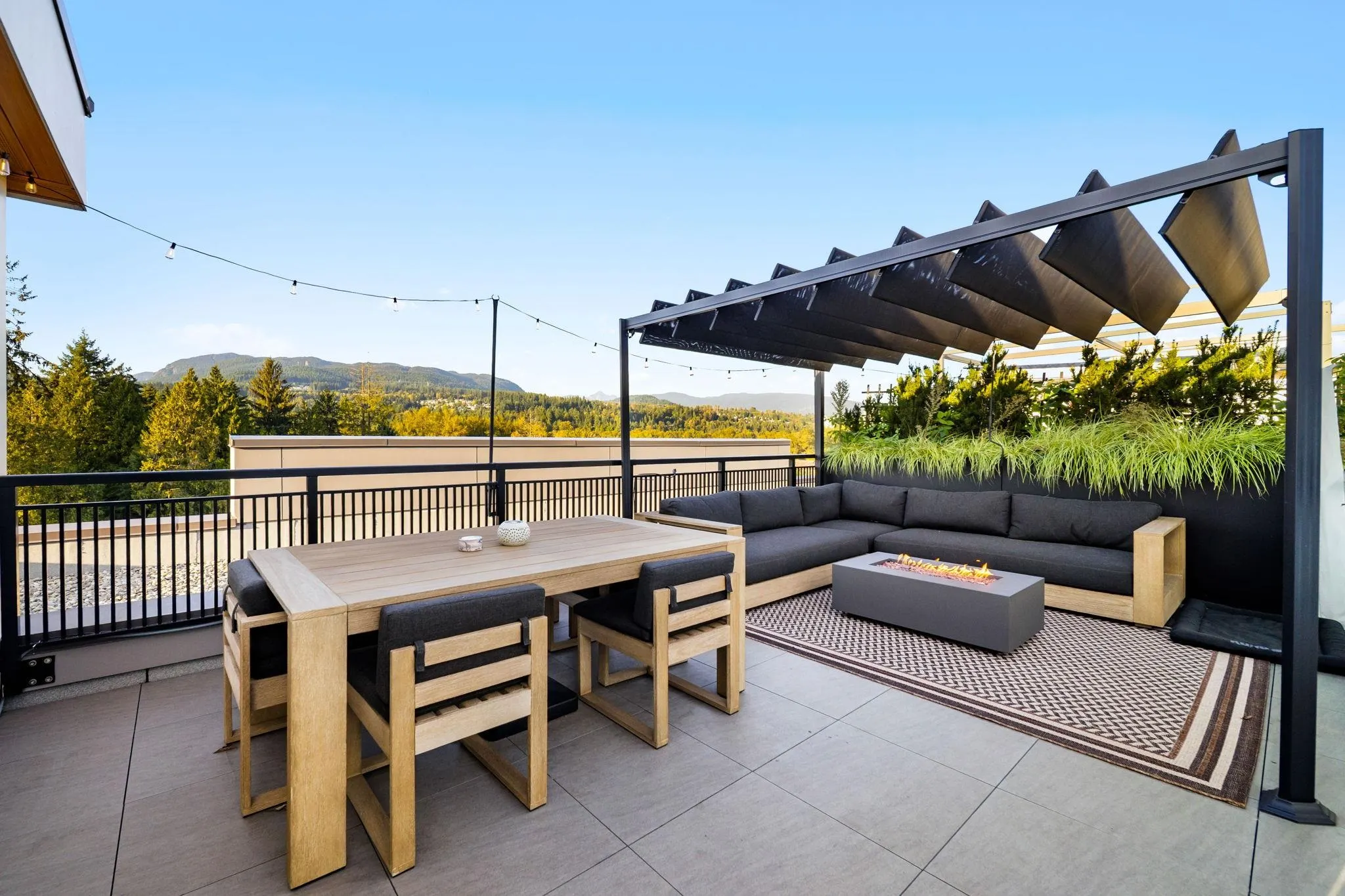 619 55 Klahanie Drive