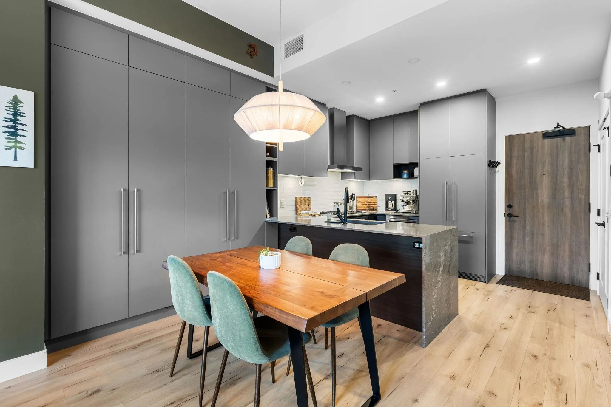 619 55 Klahanie Drive