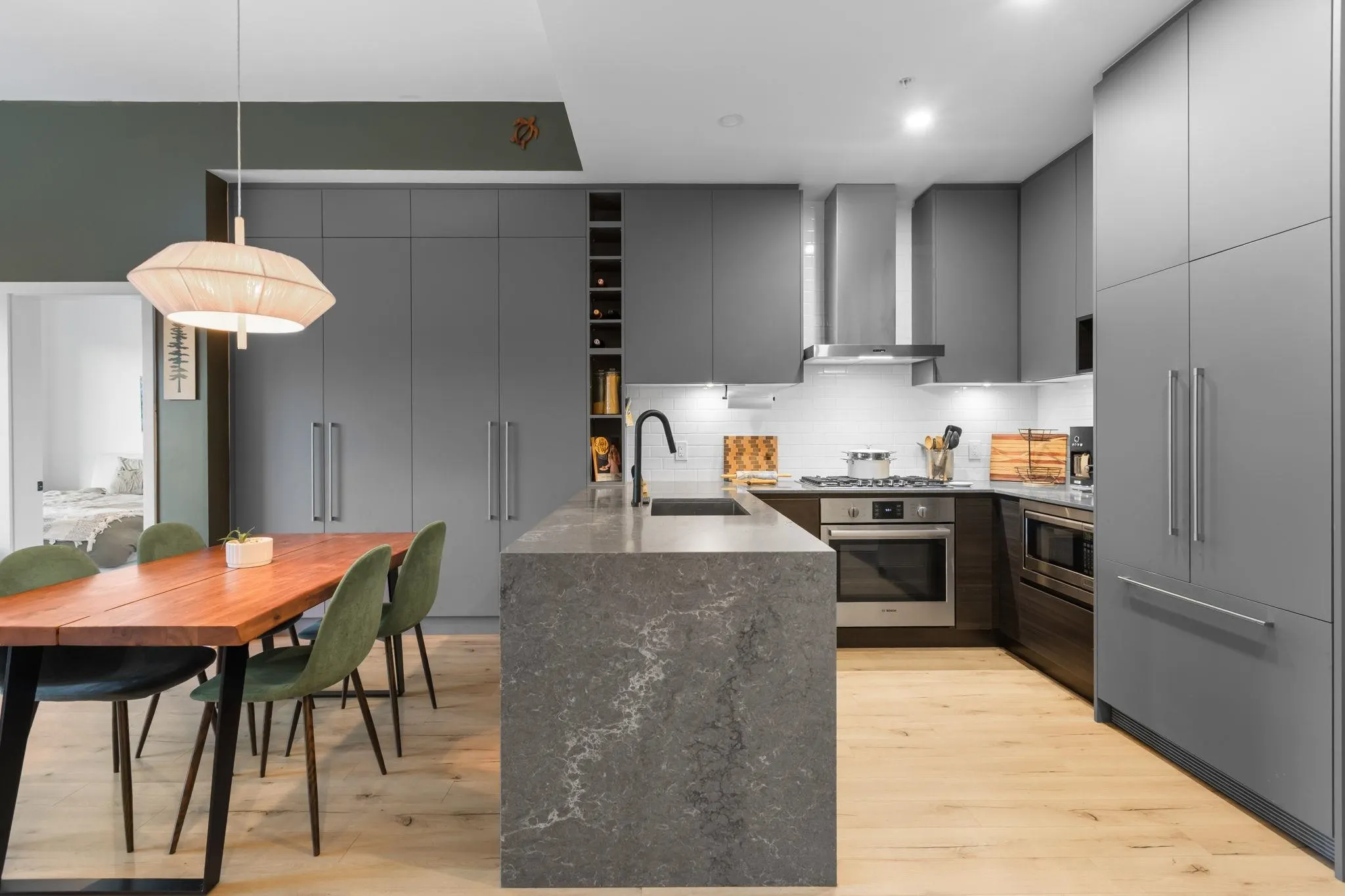 619 55 Klahanie Drive