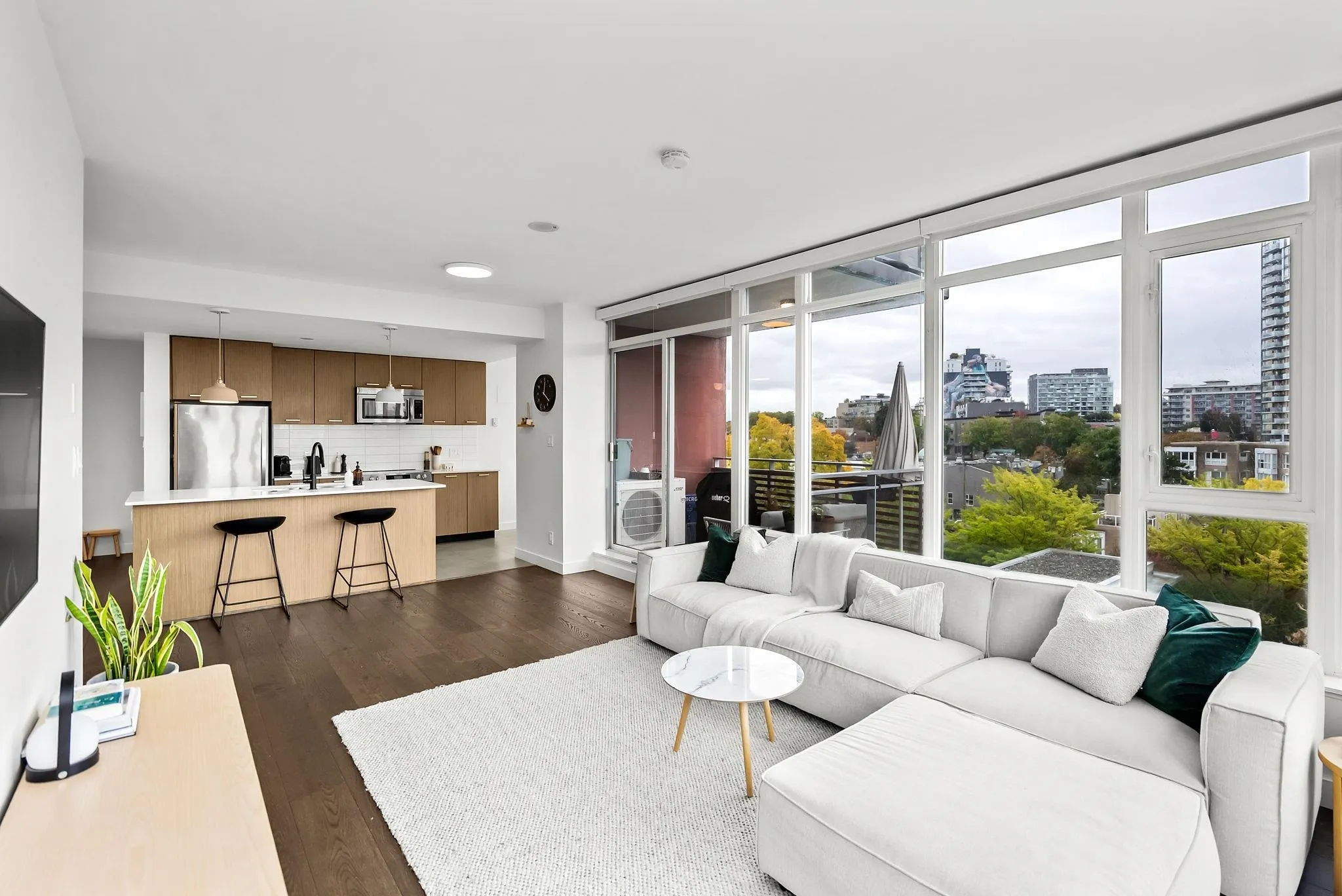 709 2321 Scotia Street