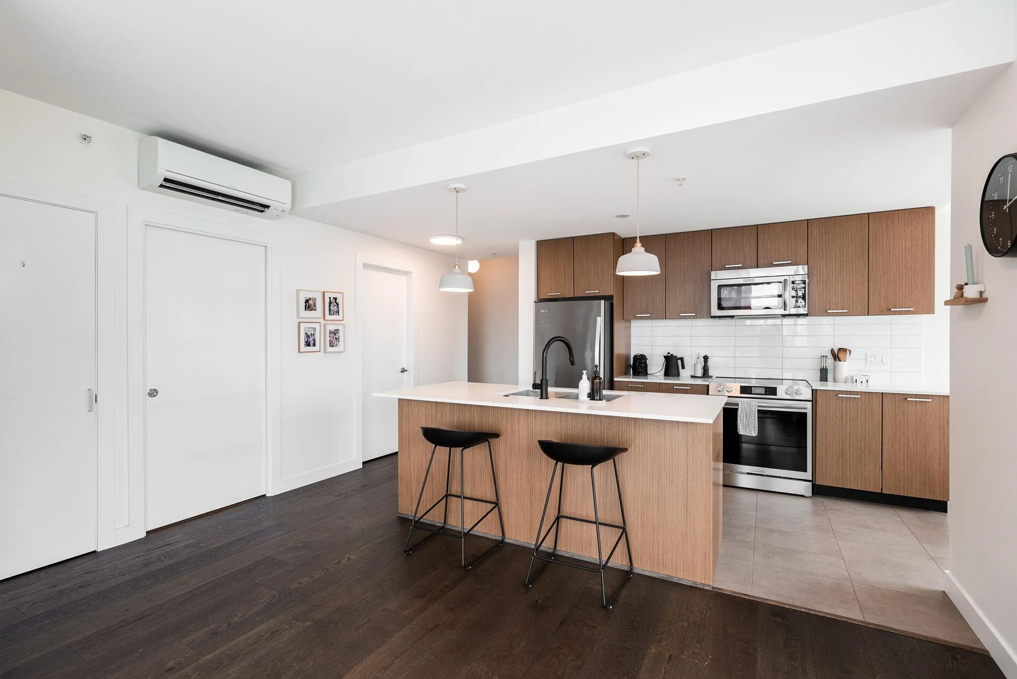 709 2321 Scotia Street