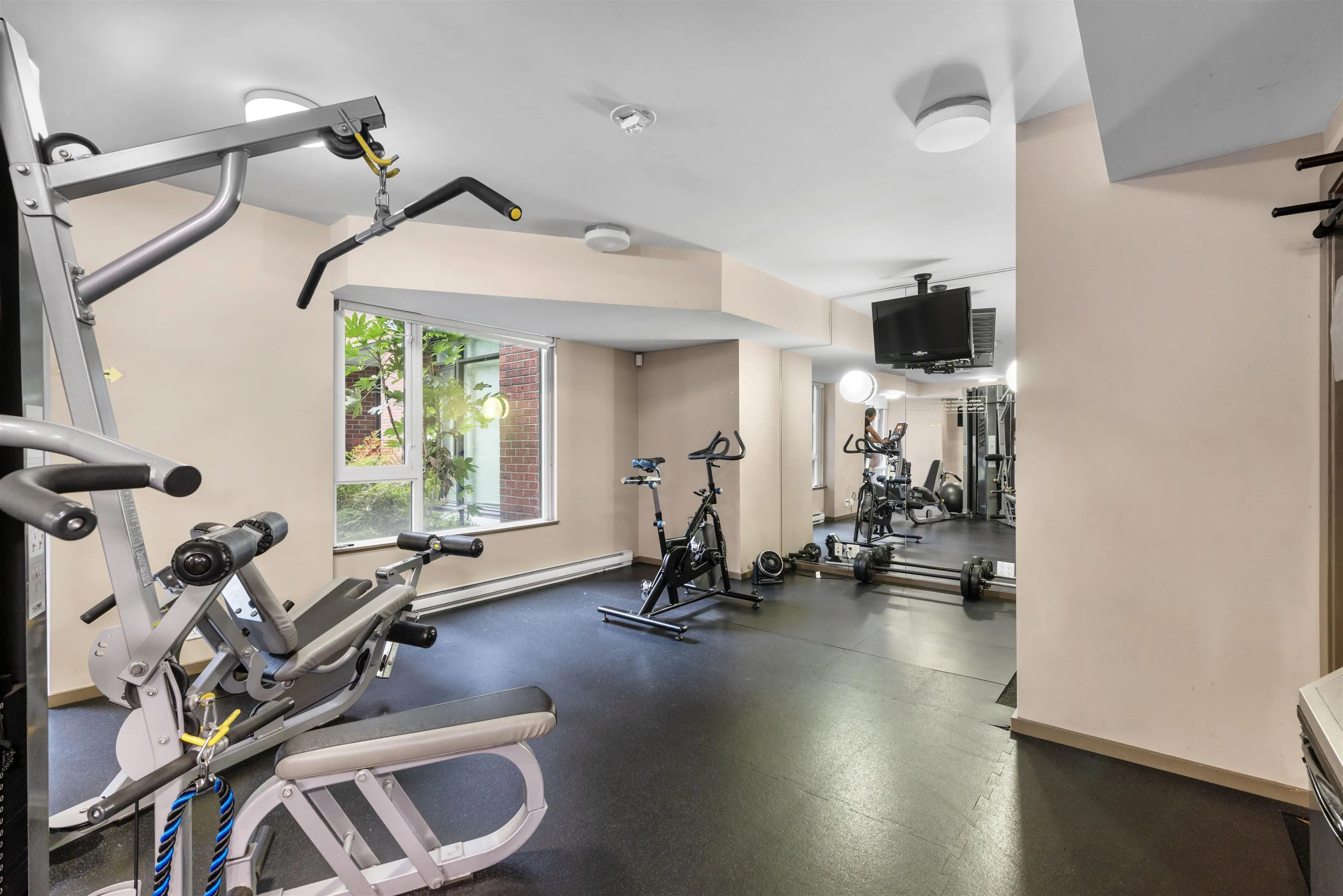 709 2321 Scotia Street