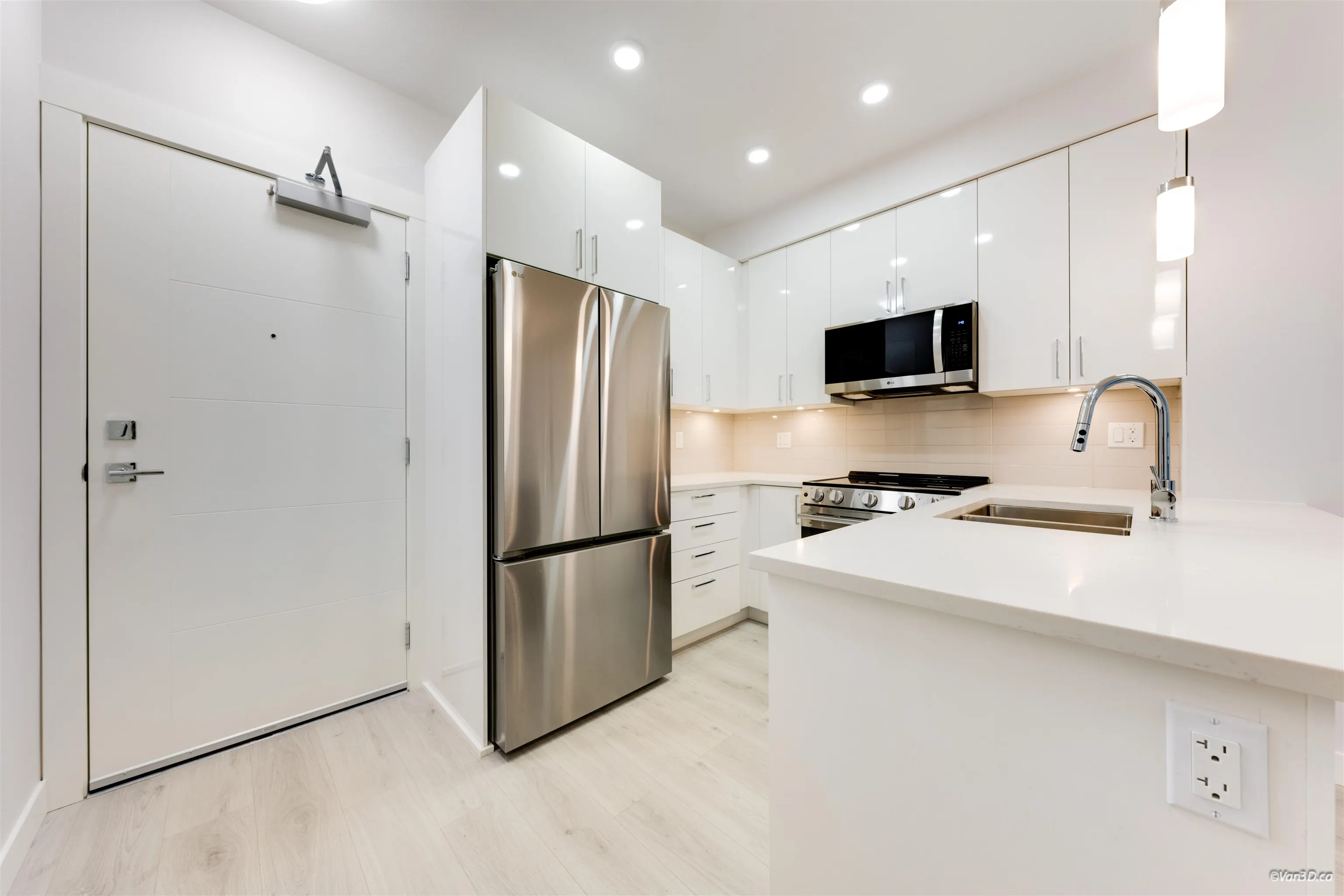 213 33886 Pine Street