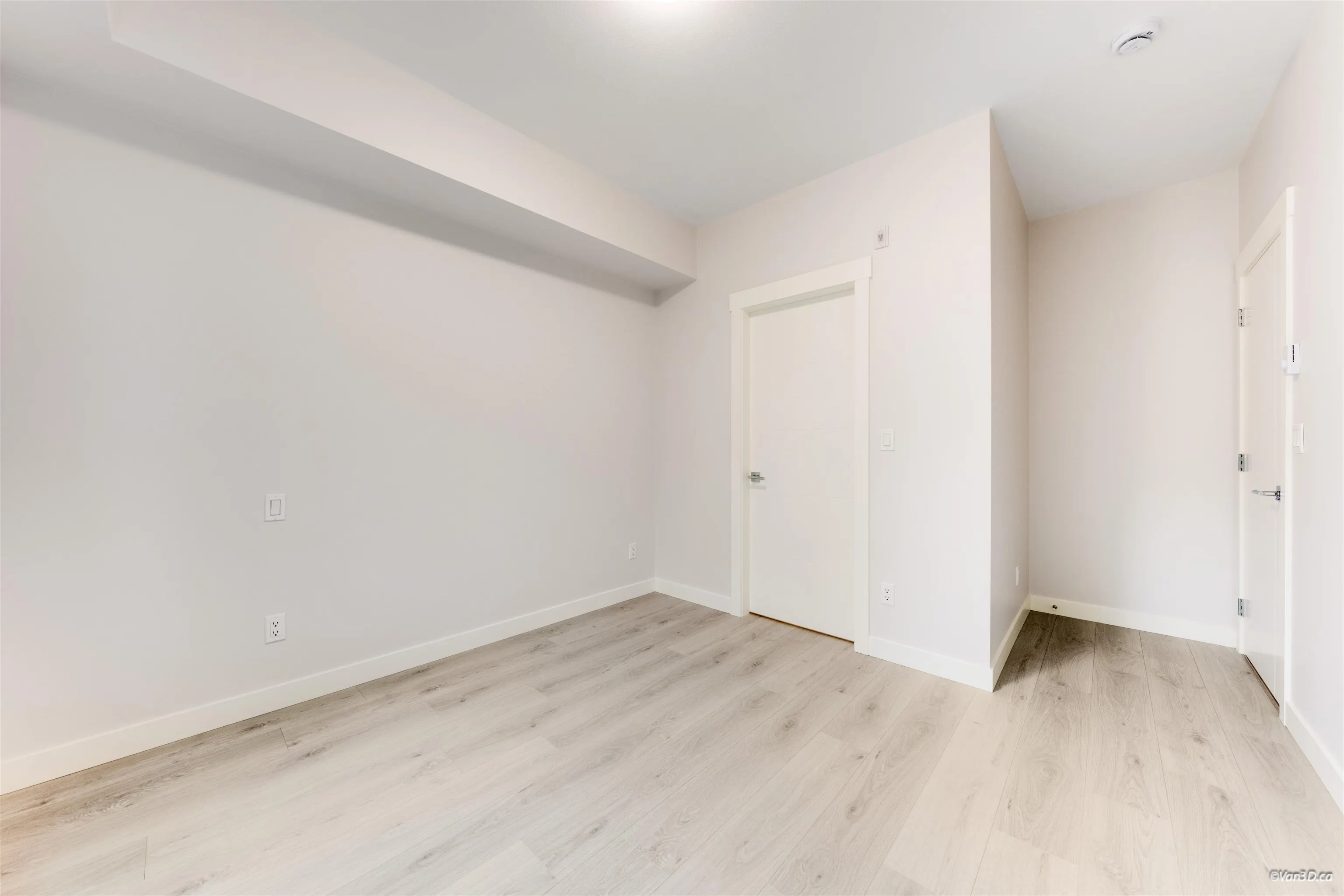 213 33886 Pine Street