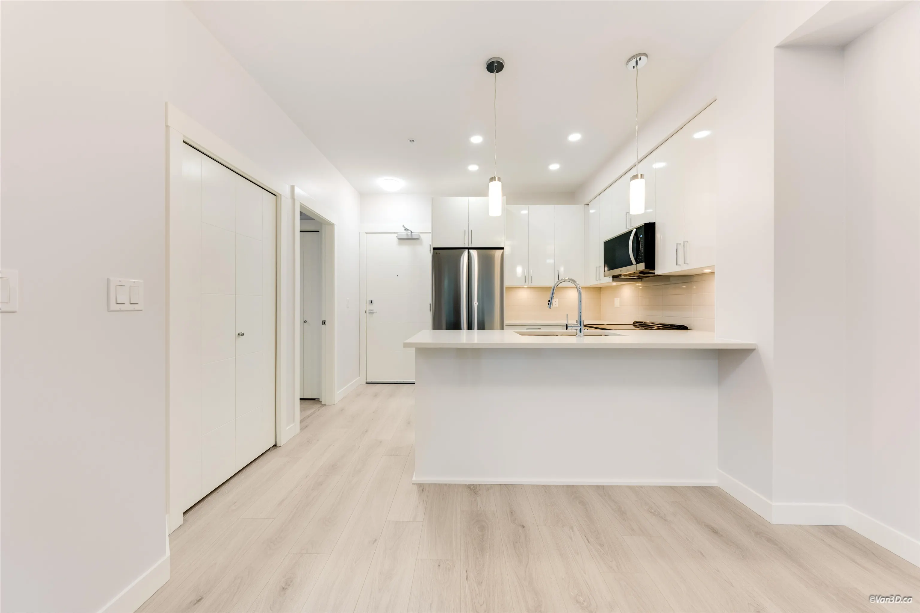 213 33886 Pine Street