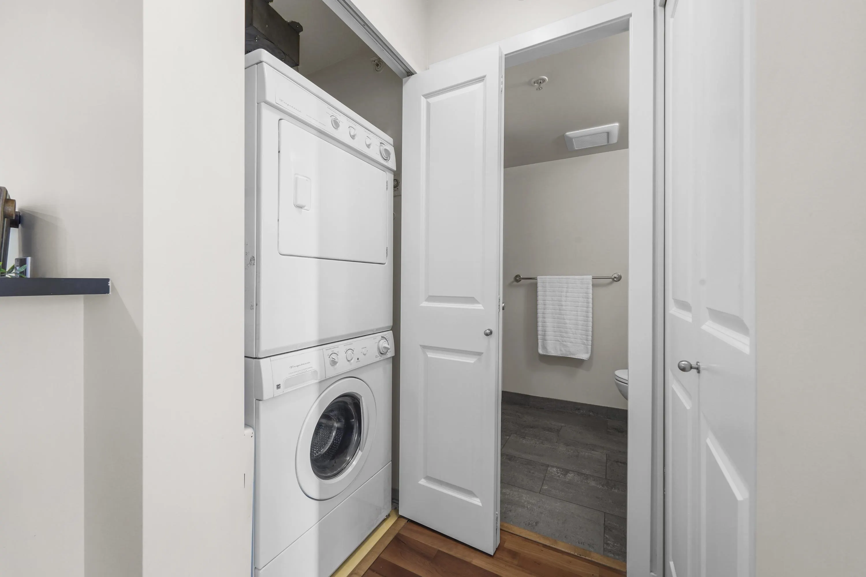 2107 1295 Richards Street