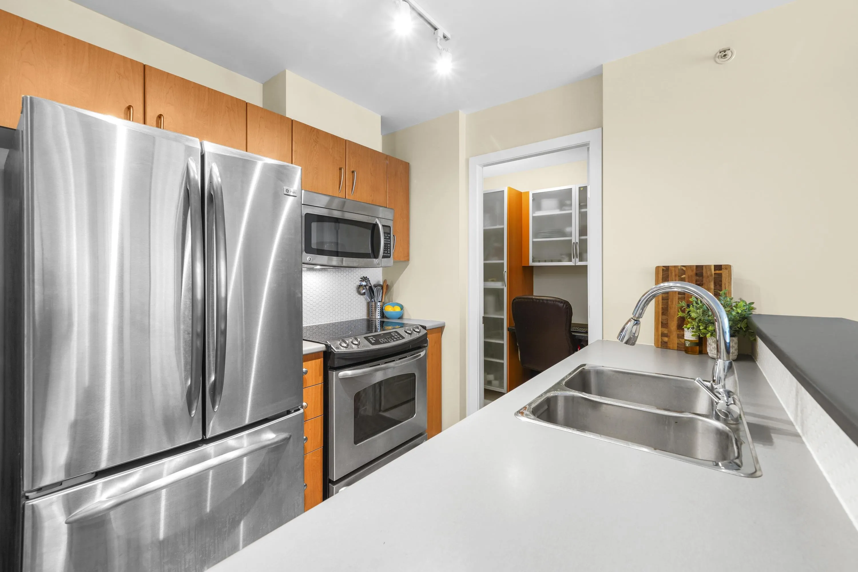 2107 1295 Richards Street