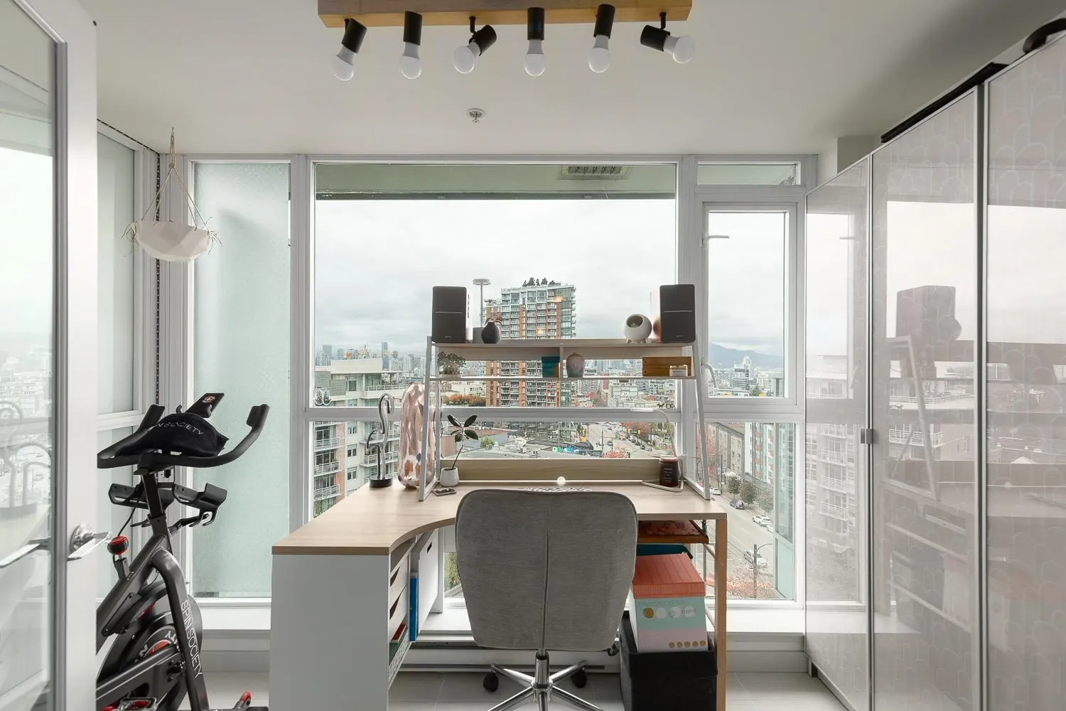 903 2770 Sophia Street