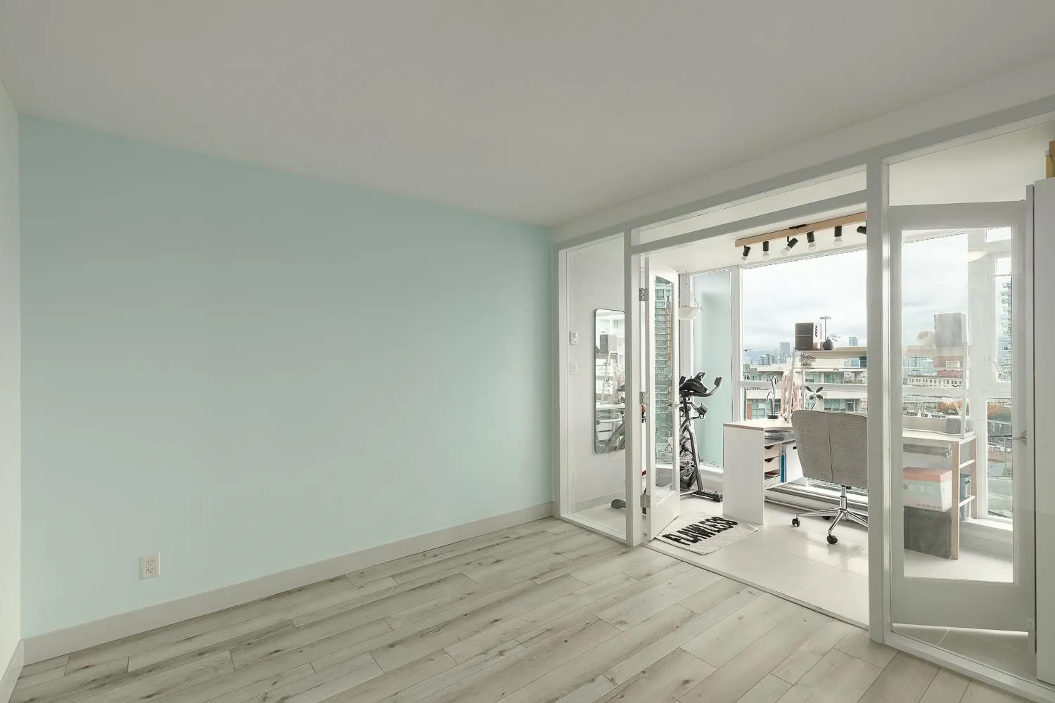 903 2770 Sophia Street