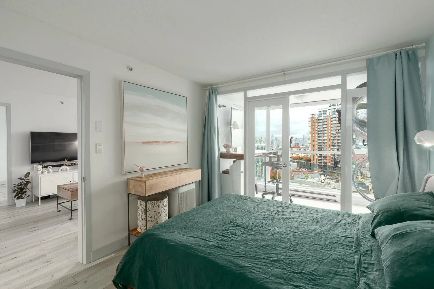 903 2770 Sophia Street