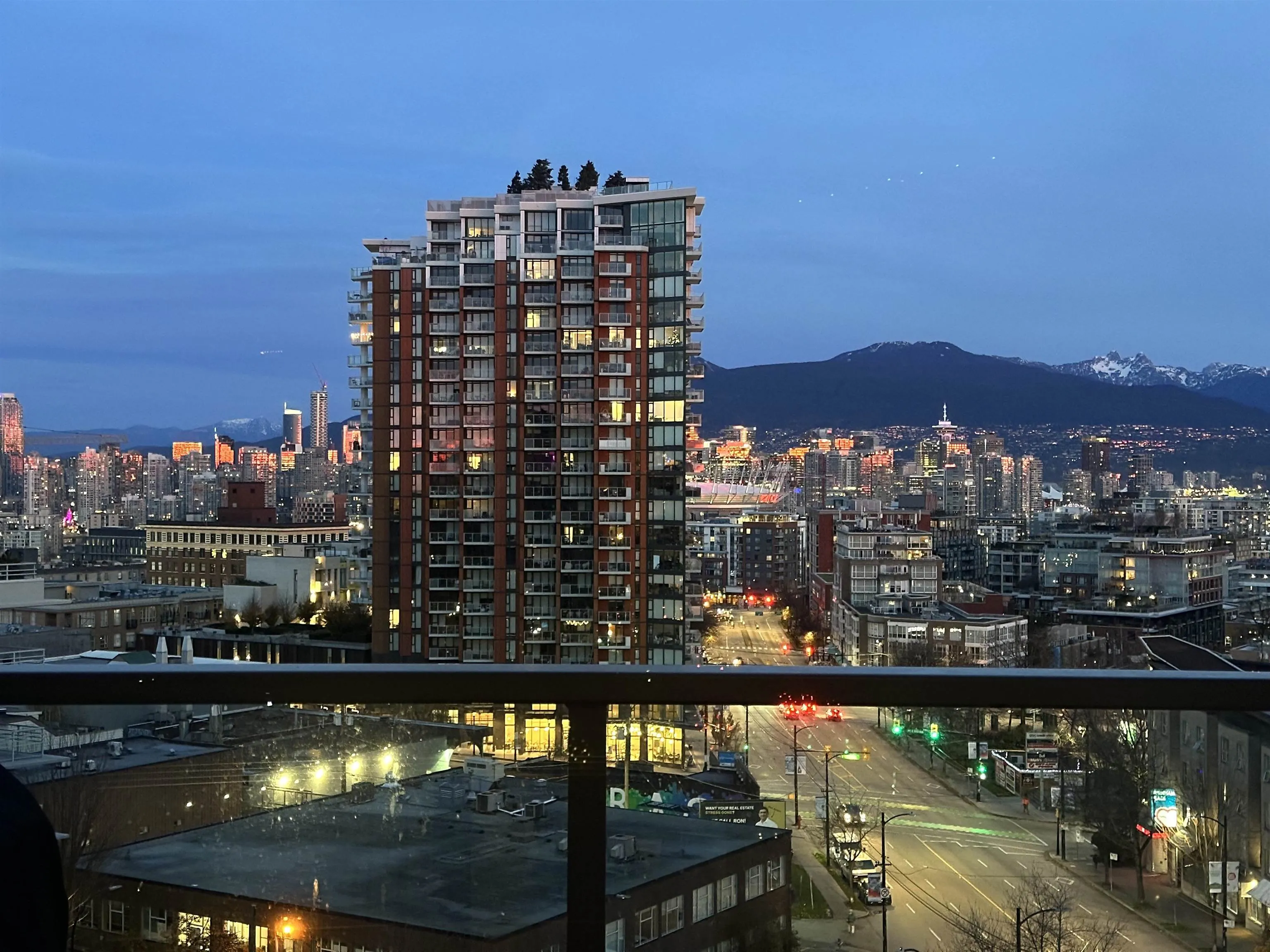 903 2770 Sophia Street