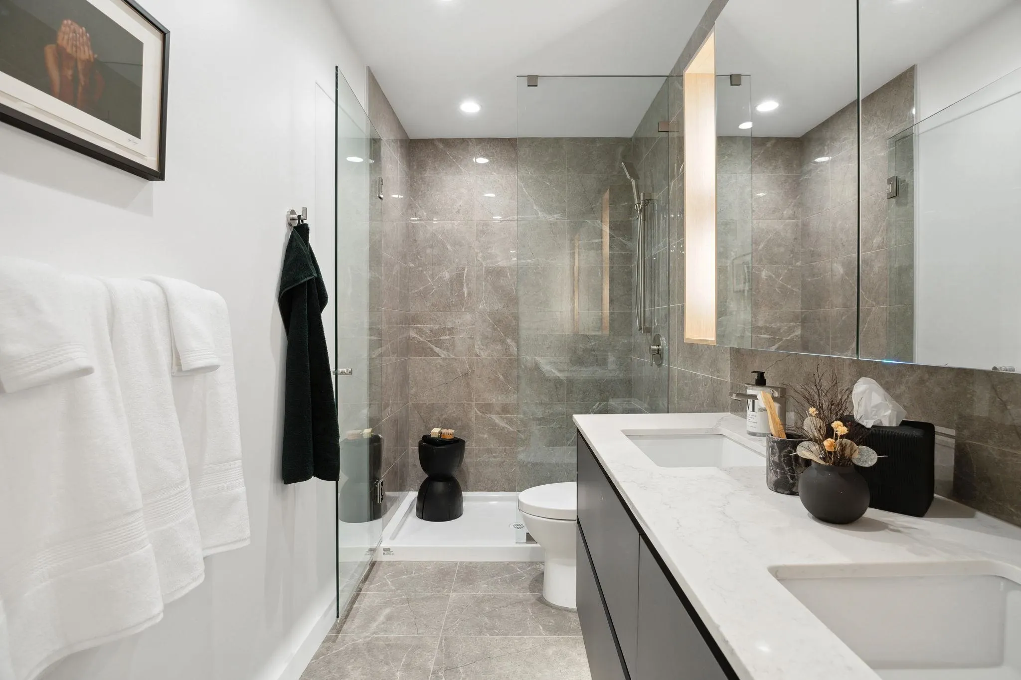 141 2050 Glenaire Drive