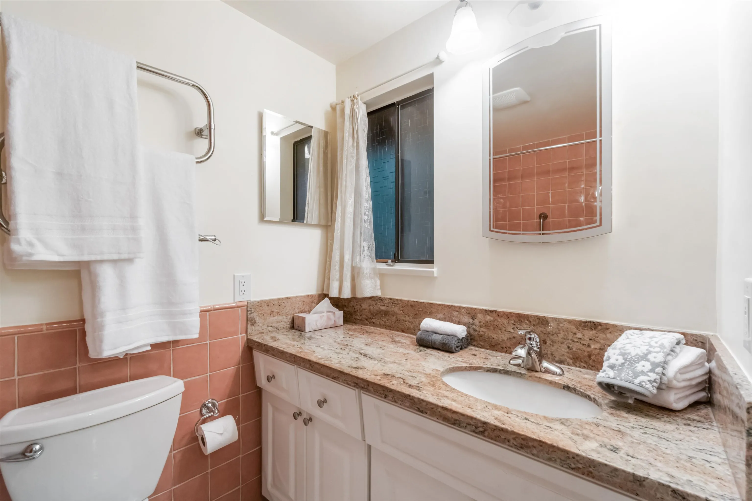 4262 Yuculta Crescent