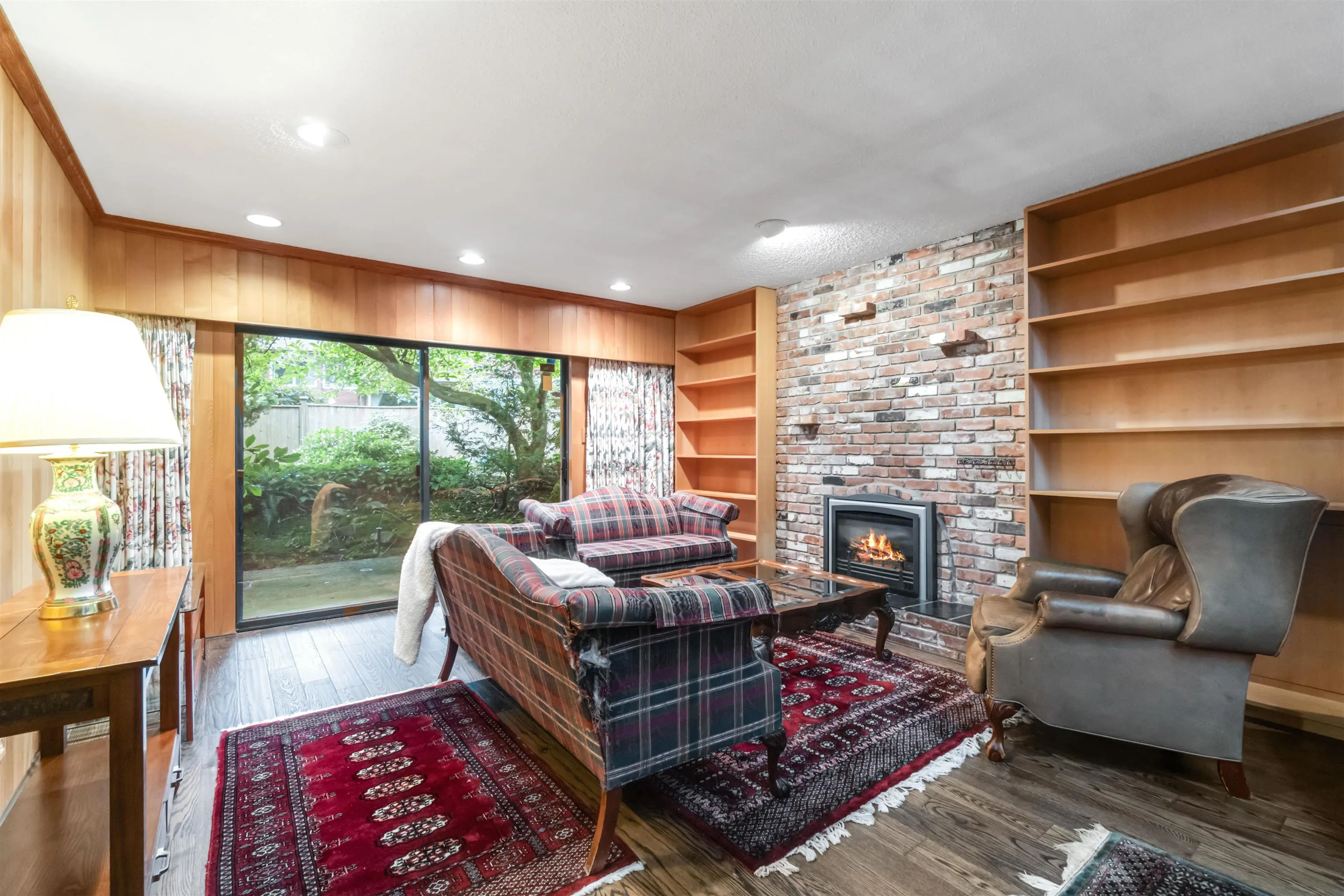 4262 Yuculta Crescent