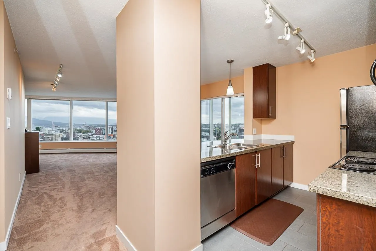 2608 58 Keefer Place