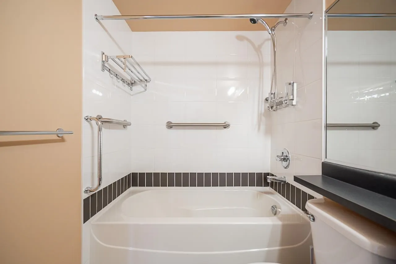 2608 58 Keefer Place