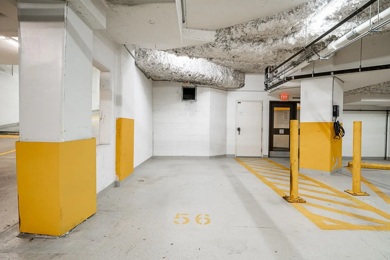 2608 58 Keefer Place