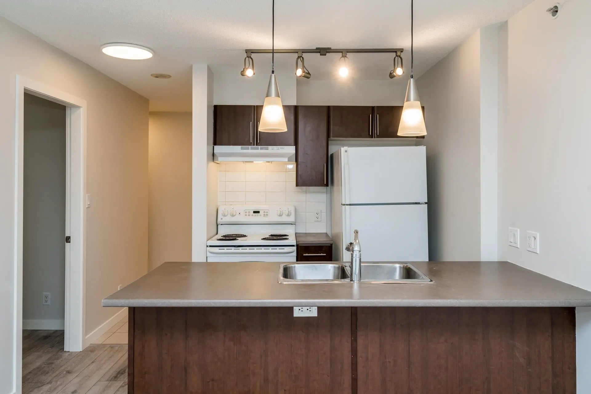 610 1178 Heffley Crescent