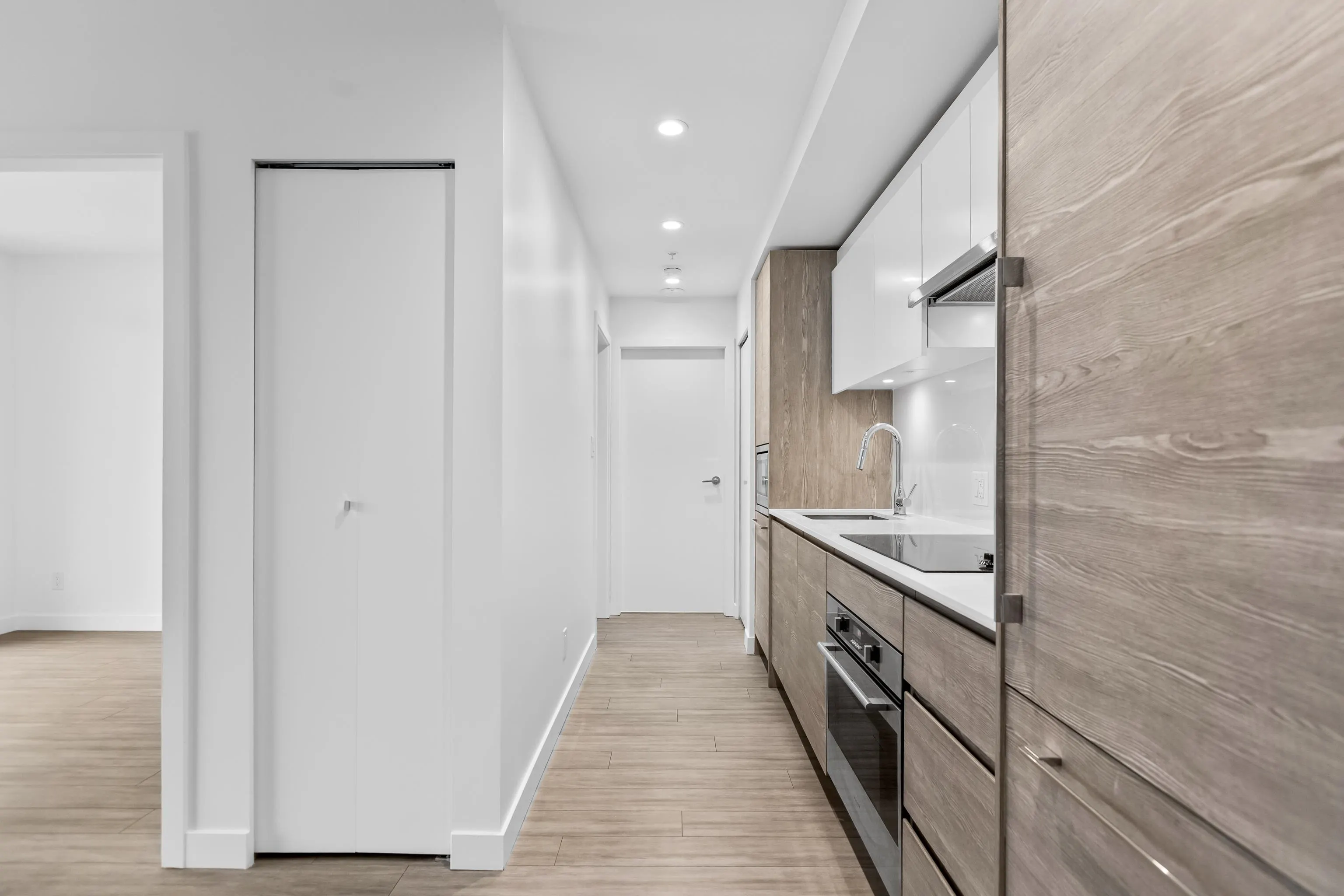 2406 13655 Fraser Highway