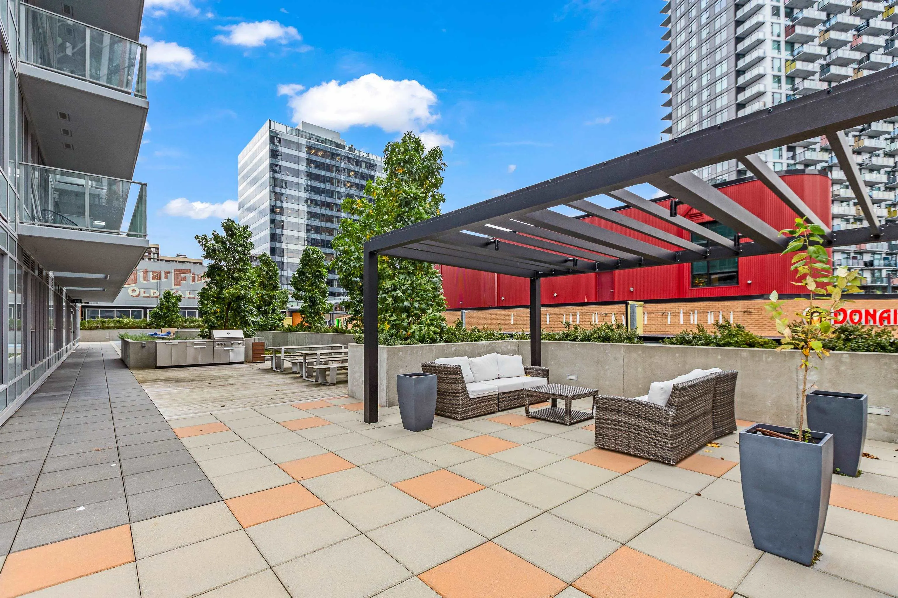 2406 13655 Fraser Highway