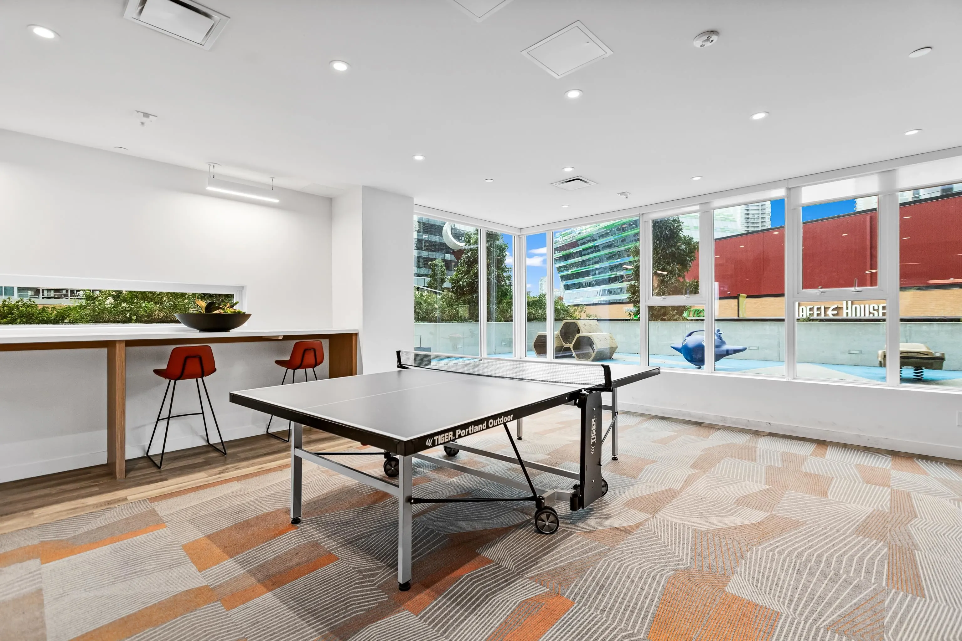 2406 13655 Fraser Highway