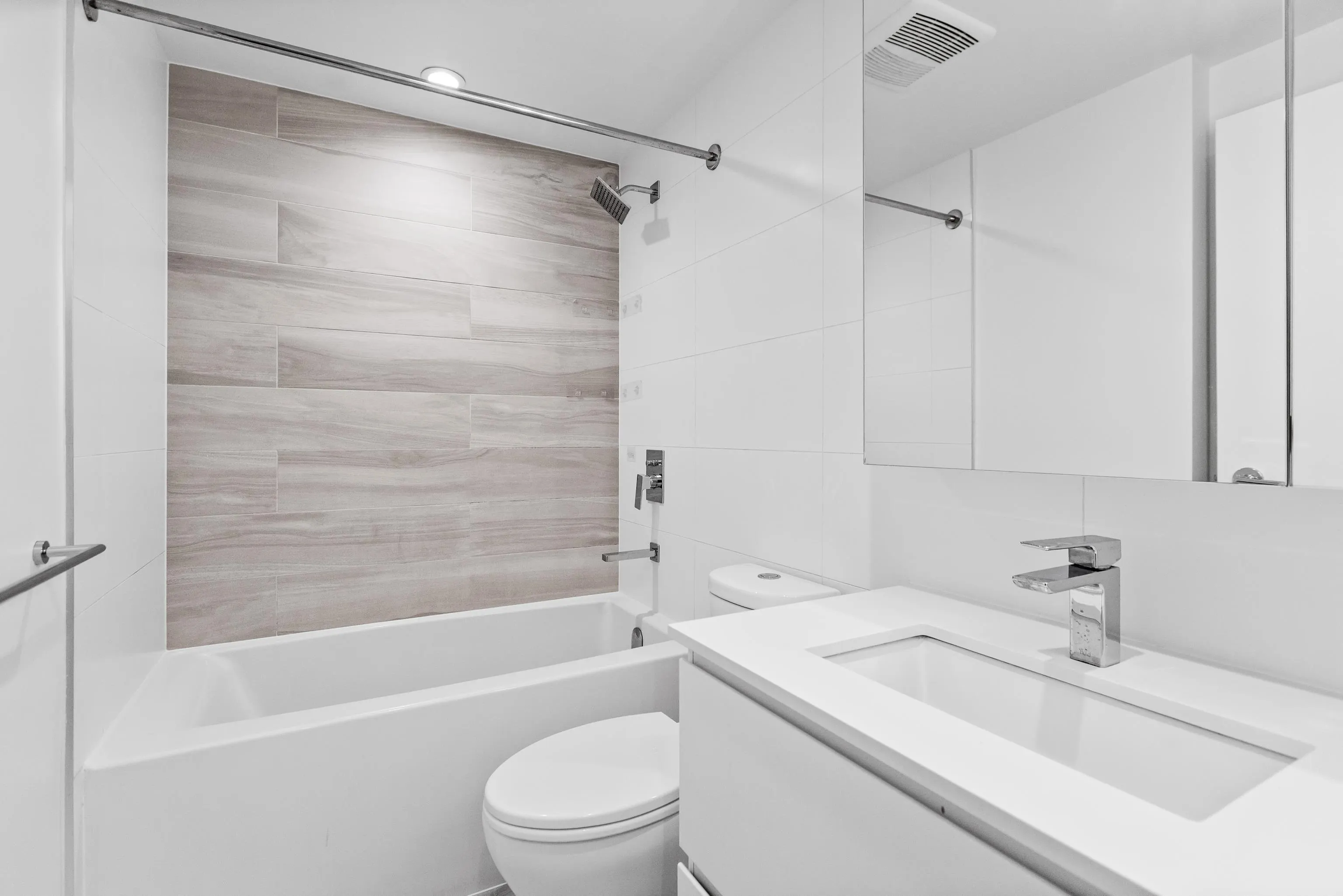 2406 13655 Fraser Highway