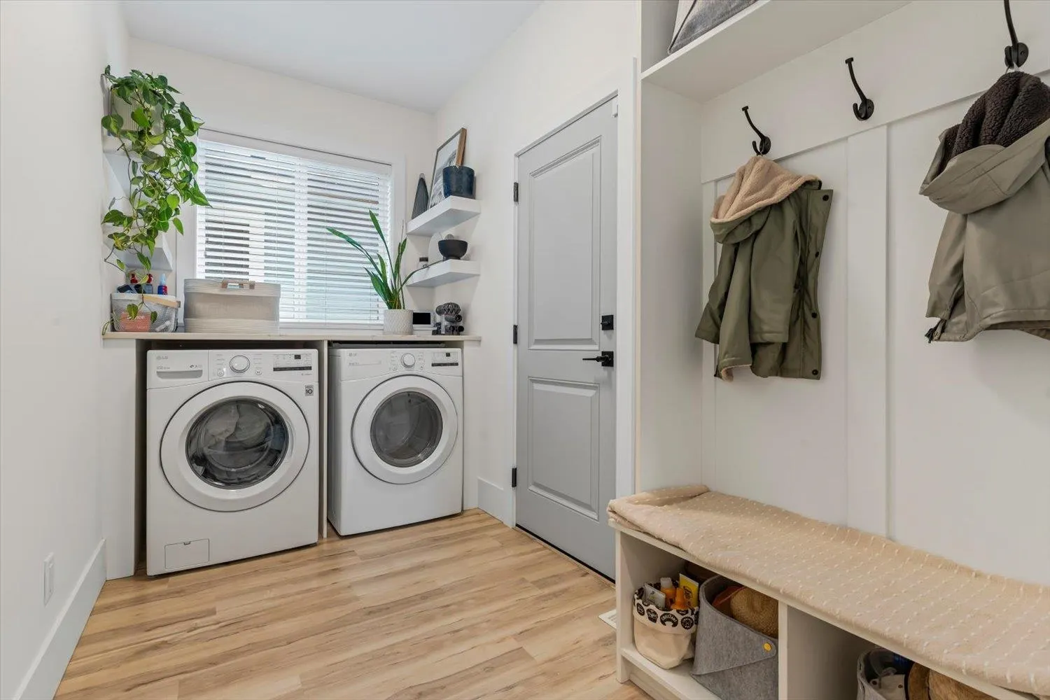 59 46211 Promontory Road