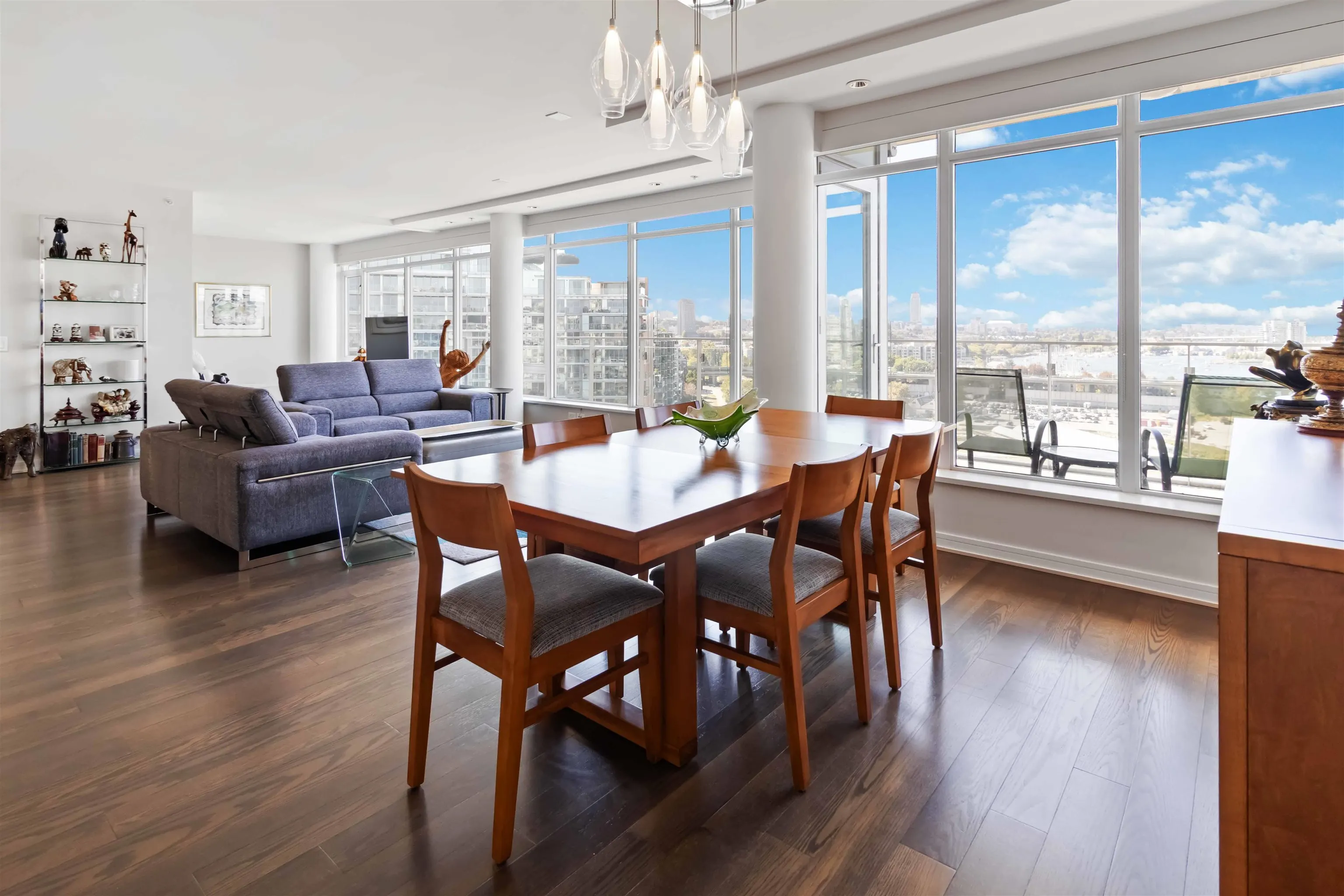 1402 181 W 1st Avenue