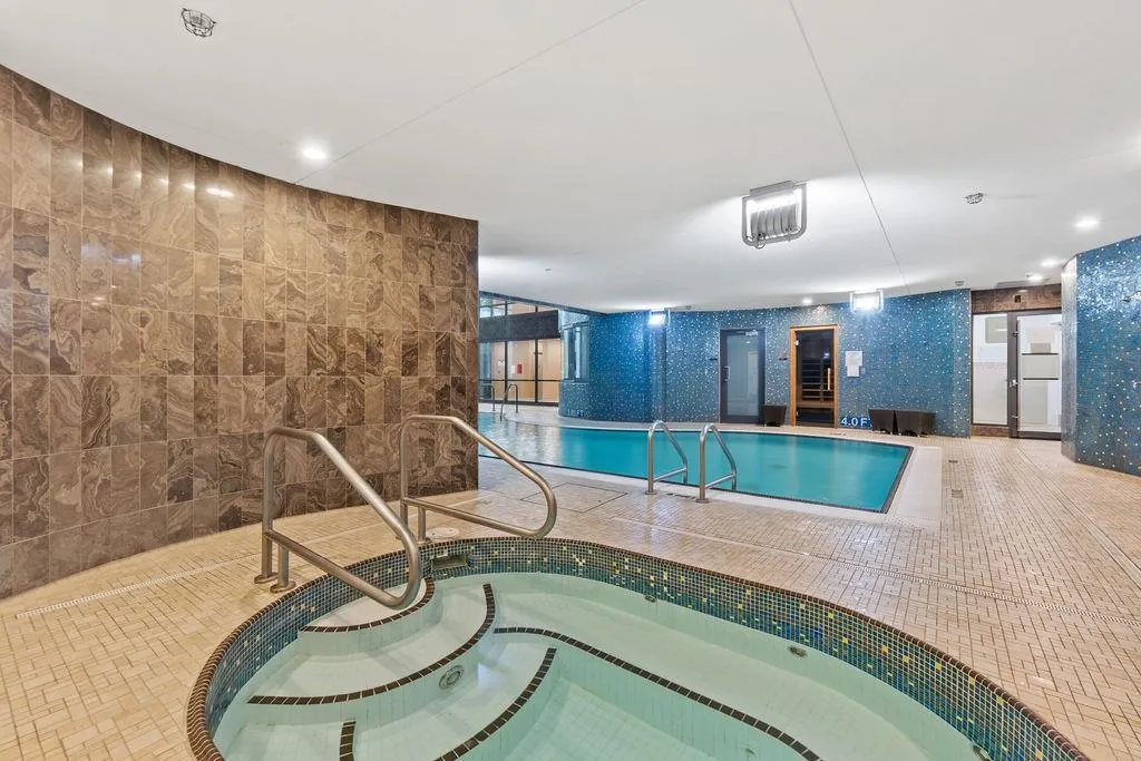 1402 181 W 1st Avenue