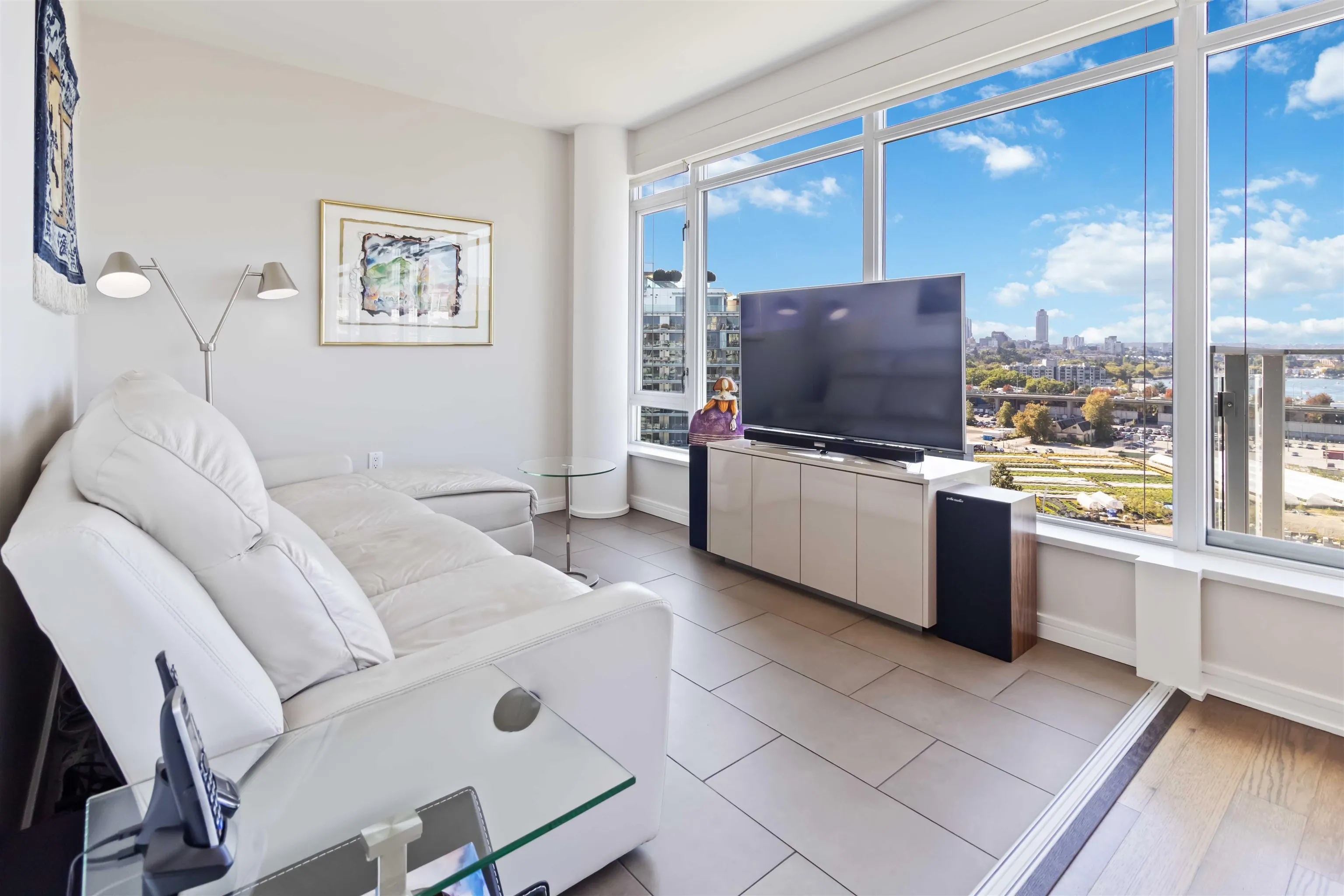 1402 181 W 1st Avenue