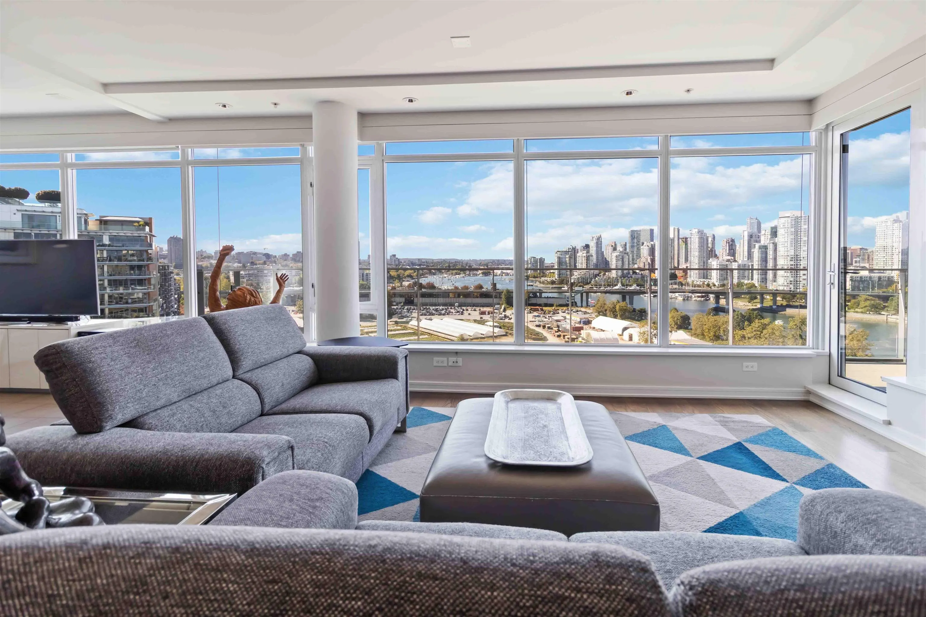 1402 181 W 1st Avenue