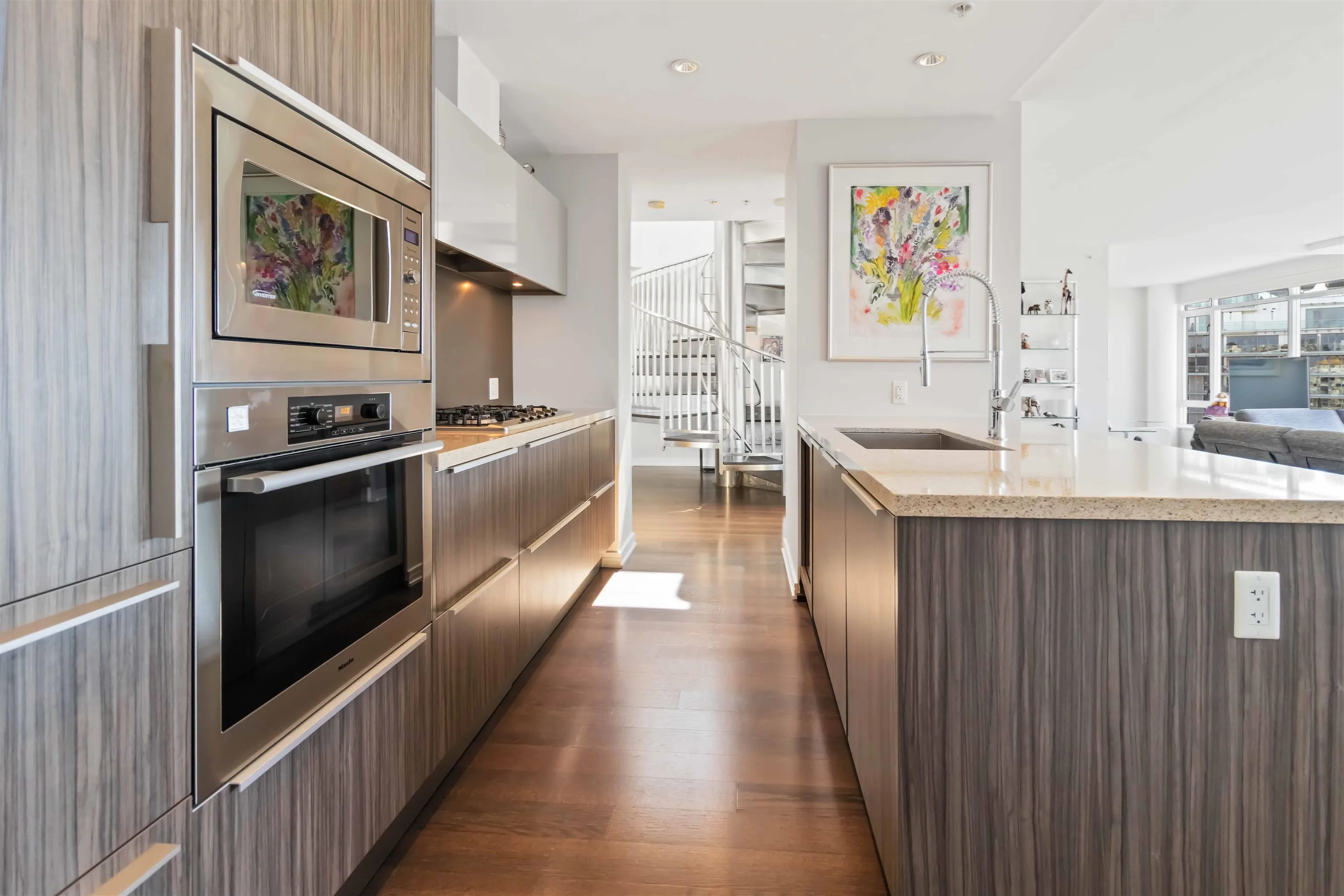 1402 181 W 1st Avenue