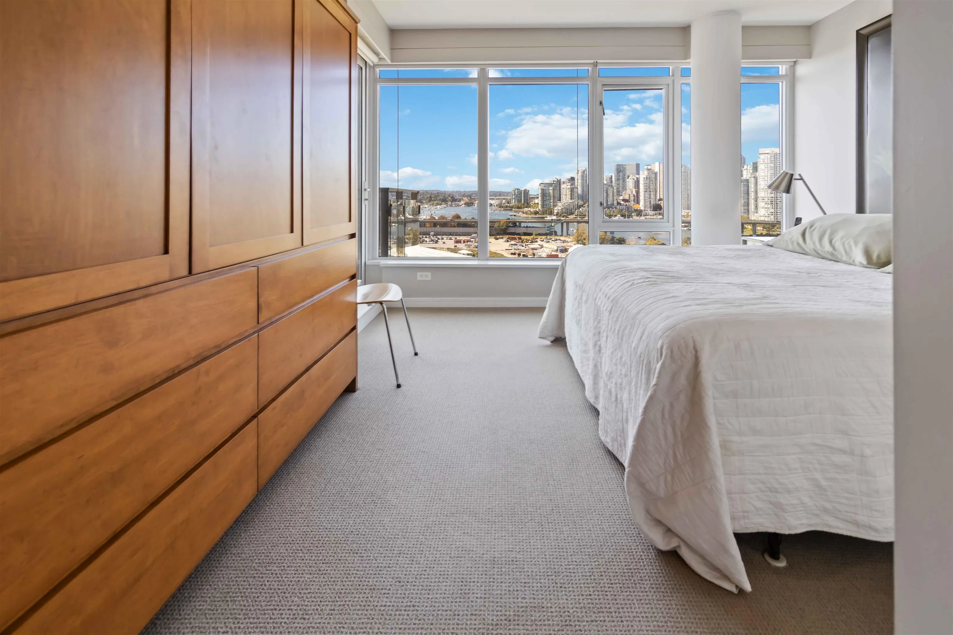 1402 181 W 1st Avenue