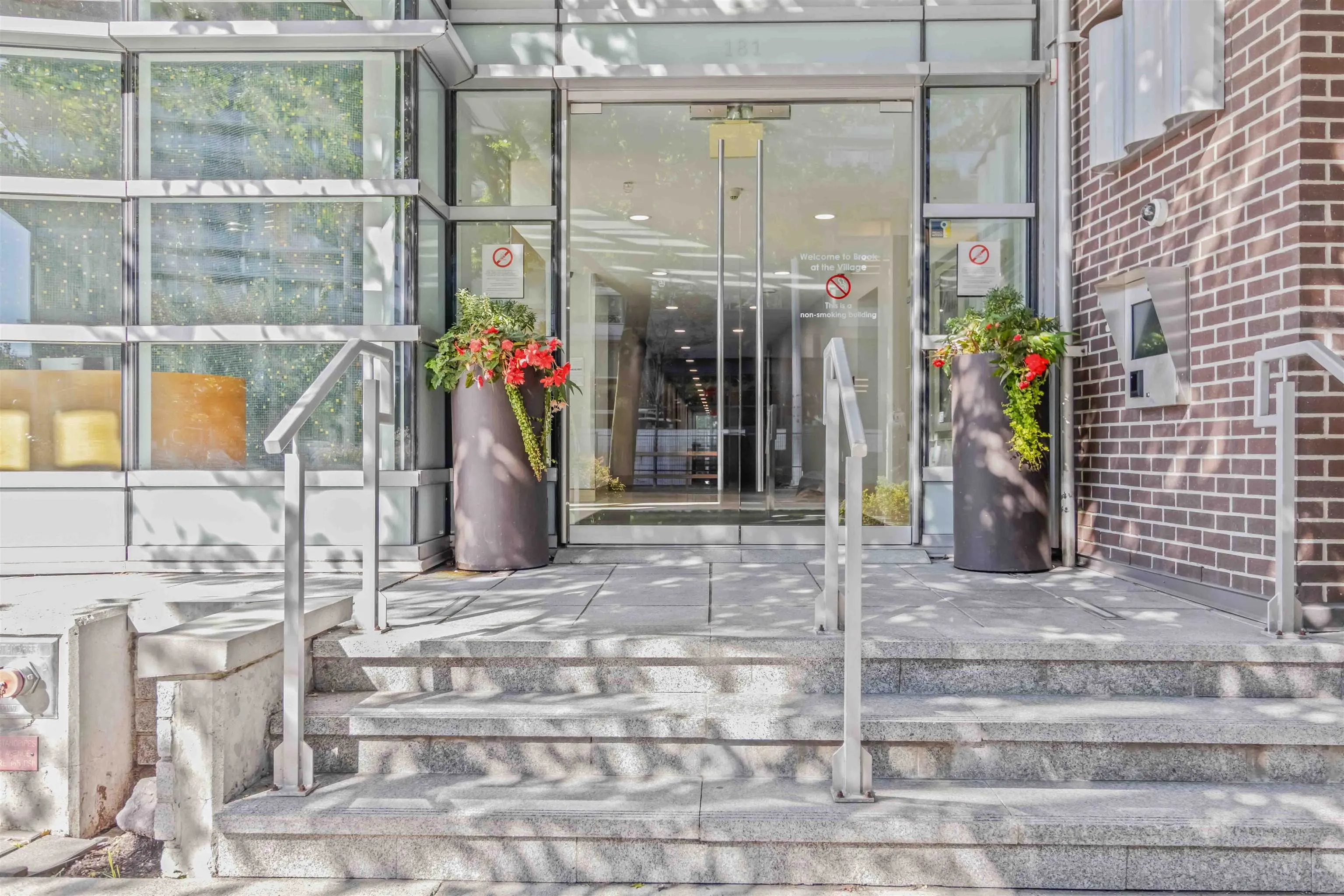 1402 181 W 1st Avenue