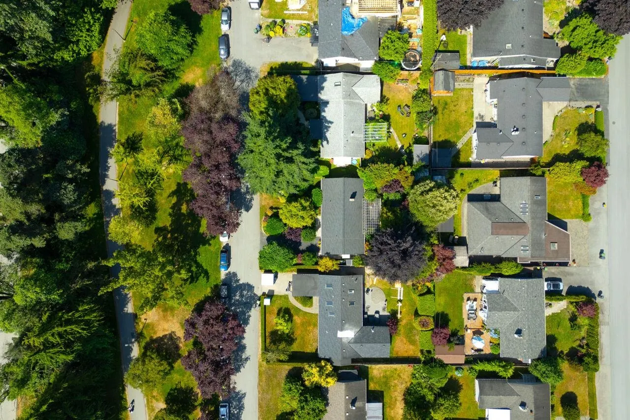 1132 Maplewood Crescent