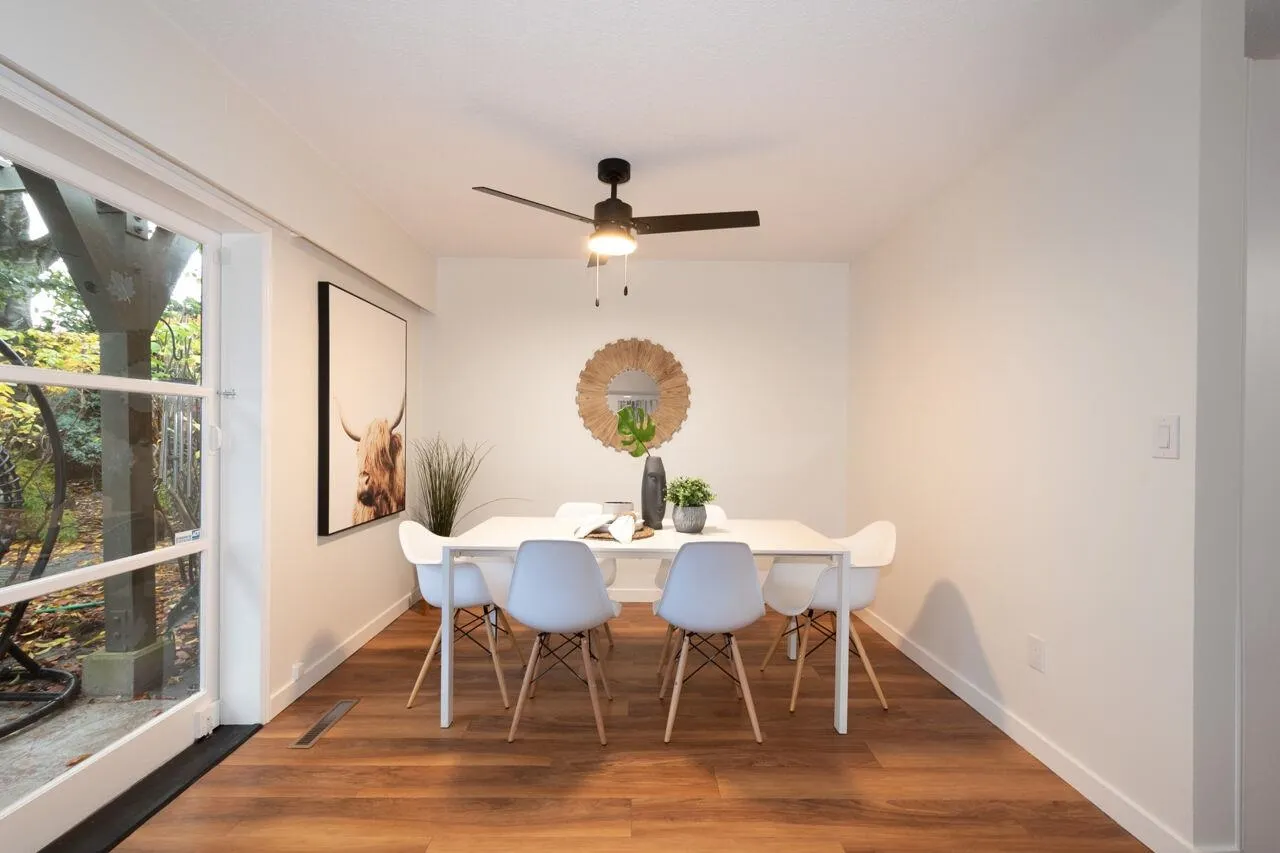 1132 Maplewood Crescent