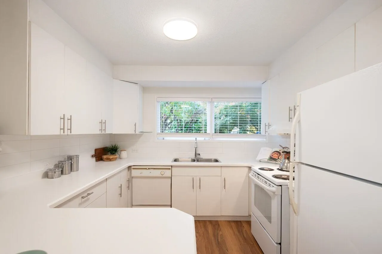 1132 Maplewood Crescent