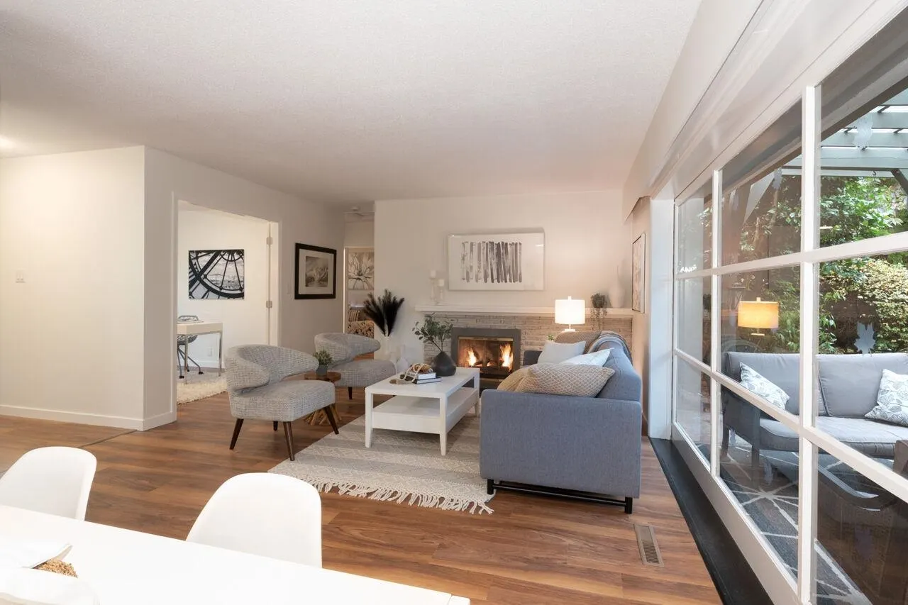 1132 Maplewood Crescent