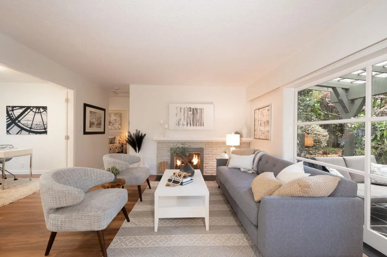 1132 Maplewood Crescent