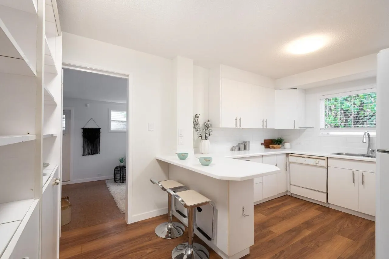 1132 Maplewood Crescent