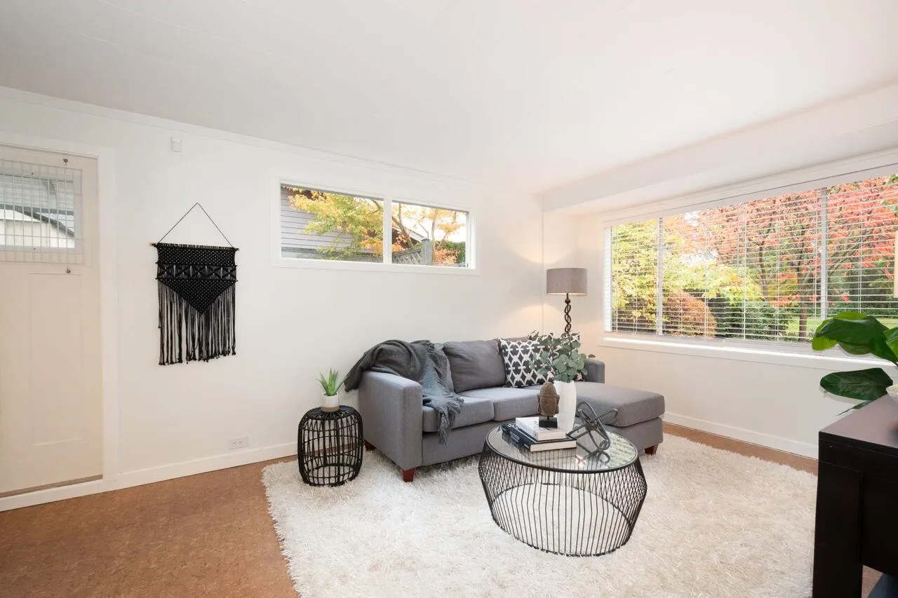 1132 Maplewood Crescent